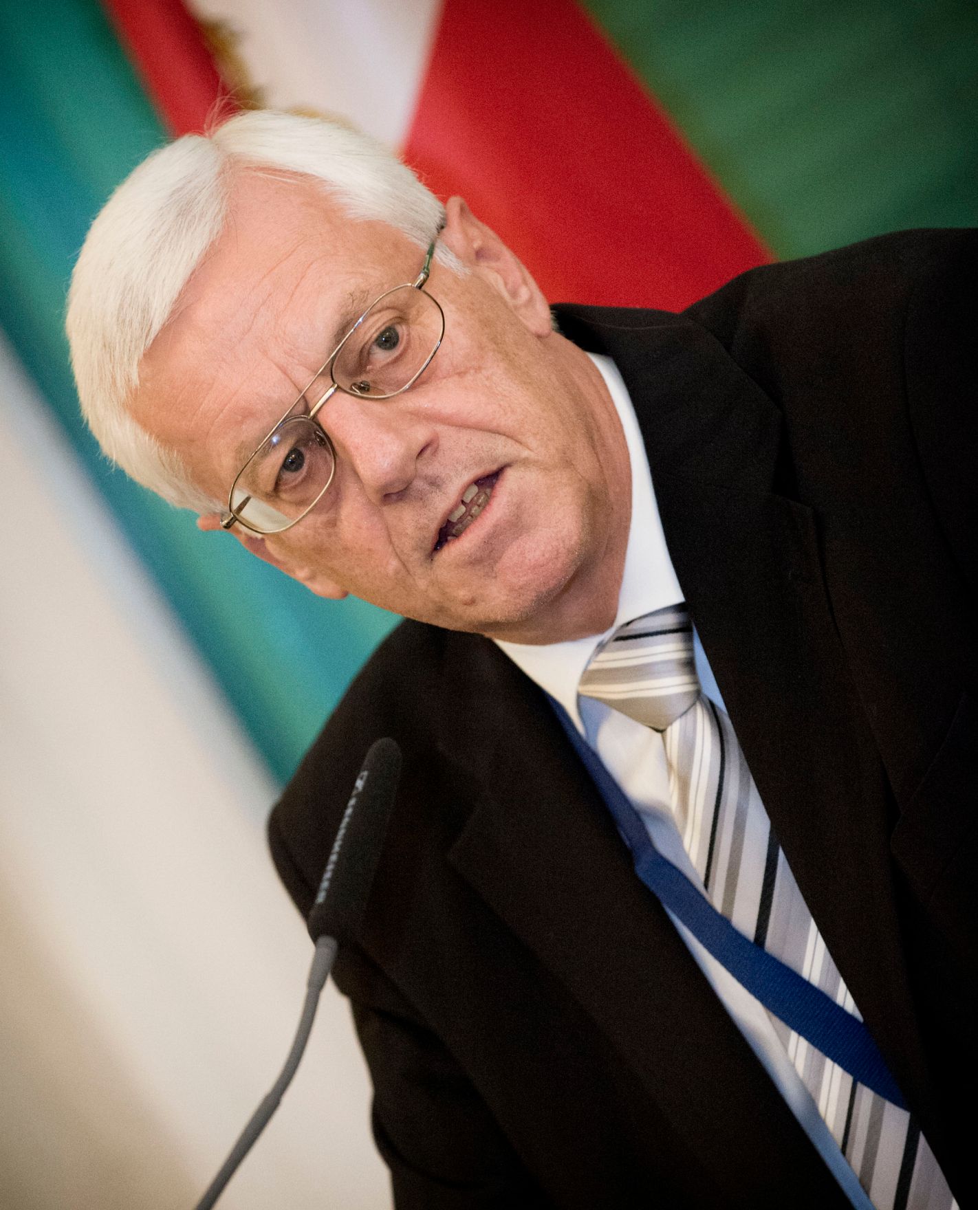 Am 10. September 2012 fand im Bundeskanzleramt ein Empfang zum Internationalen Kongress der Verfassungsgerichtsh&ouml;fe statt. Im Bild der Pr&auml;sident des Verfassungsgerichtshofes Gerhart Holzinger.