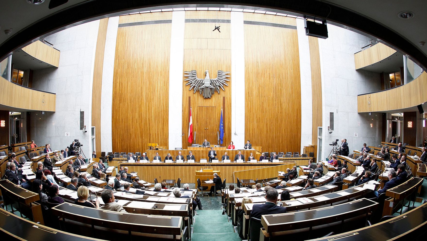 Am 10. Oktober 2012 hielt der Staatssekret&auml;r eine Rede bei der Parlamentarischen Enquete: &quot;Zukunft Land: Trends, Herausforderungen und L&ouml;sungen&quot; im Parlament. Im Bild (v.l.n.r.) Landeshauptmann-Stellvertreter Anton Steixner, Abgeordneter Jakob Auer, Sektionschef Stefan Imhof, Robert Schreiber, B&uuml;rgermeister Helmut M&ouml;dlhammer, Gesch&auml;ftsf&uuml;hrer des KDZ Peter Biwald, Staatssekret&auml;r Josef Ostermayer, Werner Beutelmeyer, B&uuml;rgermeister Bernhard M&uuml;ller, AK-Wien Iris Strutzmann, Organisationsassistentin - Zentrum f&uuml;r Management im Gesundheitswesen Gerlinde Weber und Kommunikation Land Steiermark Helmut Hirt.