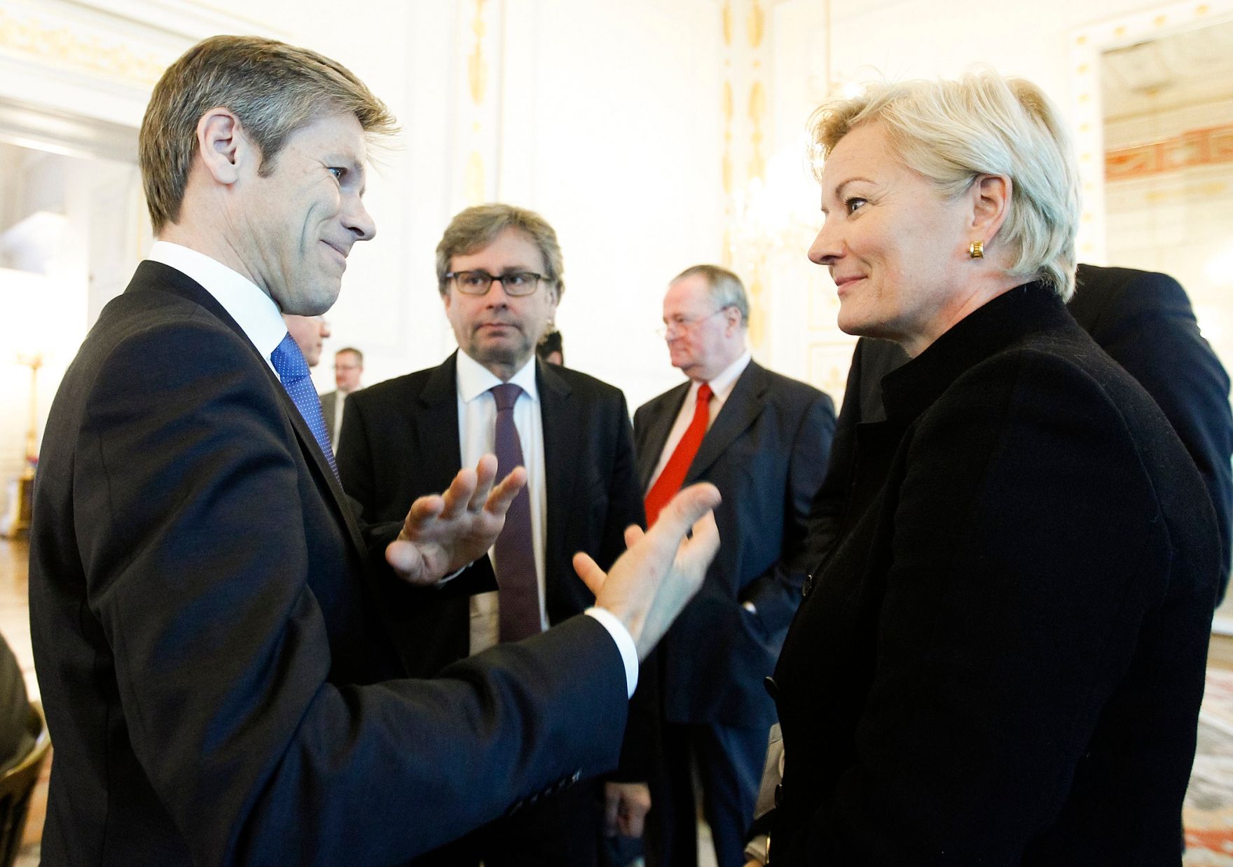 Am 29. Oktober 2012 hielt der Staatssekret&auml;r die Er&ouml;ffnungsrede bei der EBU (European Broadcasting Union) Konferenz im Bundeskanzleramt.Im Bild Staatssekret&auml;r Josef Ostermayer (l.) mit ORF-Generaldirektor Alexander Wrabetz (m.) und EBU-Generaldirektorin Ingrid Deltenre (r.).