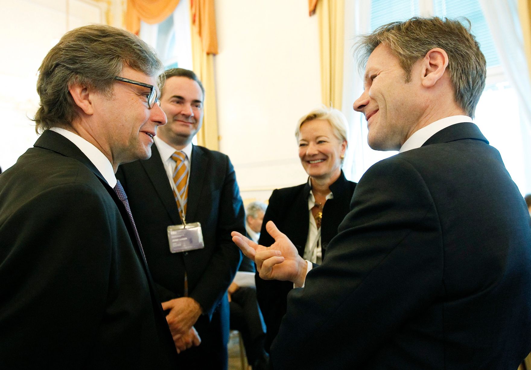 Am 29. Oktober 2012 hielt der Staatssekret&auml;r die Er&ouml;ffnungsrede bei der EBU (European Broadcasting Union) Konferenz im Bundeskanzleramt. Im Bild Staatssekret&auml;r Josef Ostermayer (r.) mit ORF-Generaldirektor Alexander Wrabetz (l.) und EBU-Generaldirektorin Ingrid Deltenre (m.).