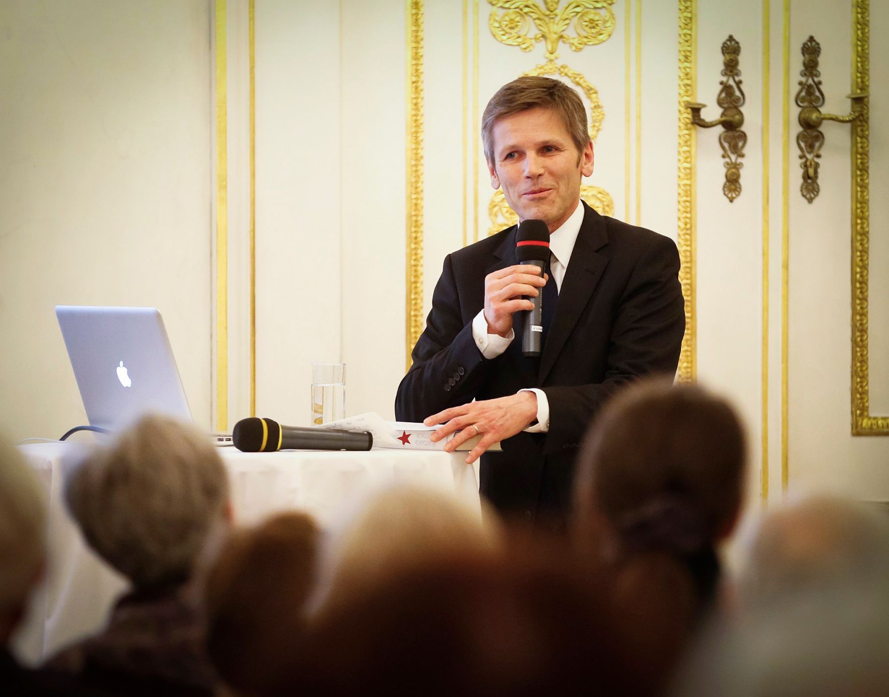 Am 8. M&auml;rz 2013 hielt Staatssekret&auml;r Josef Ostermayer die Er&ouml;ffnungsrede zur Preisverleihung &quot;Human Rights Book Award&quot; im Bundeskanzleramt.