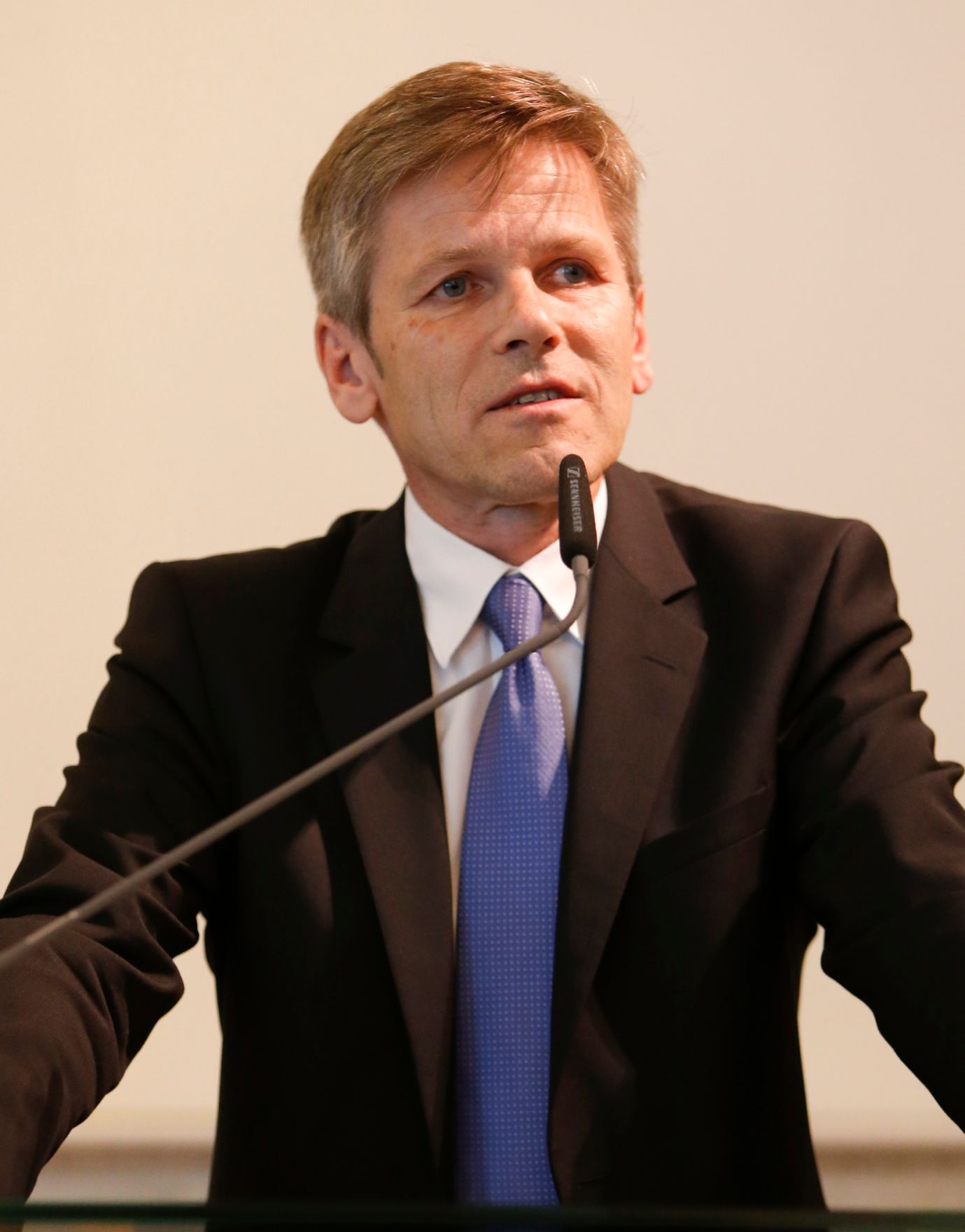 Am 28. Juni 2013 bestellte der Bundeskanzler Vertreterinnen und Vertreter der Wirtschaft zu Mitgliedern der bei der Bundesanstalt &quot;Statistik &Ouml;sterreich&quot; eingerichteten Wirtschaftskurie. Damit haben sie das Recht, die Bezeichnung &quot;Kommerzialrat f&uuml;r die Statistik&quot; zu f&uuml;hren. Die Dekrete wurden von Staatssekret&auml;r Josef Ostermayer (im Bild) &uuml;berreicht.