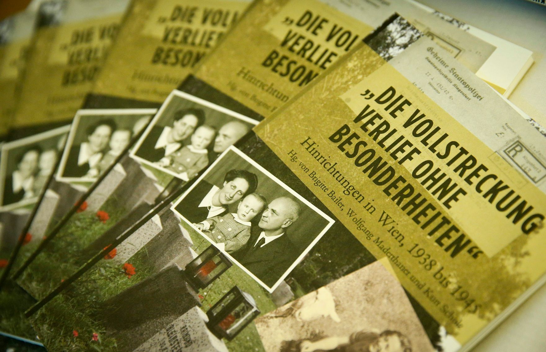 Am 18. September 2013 hielt Staatssekret&auml;r Josef Ostermayer eine Ansprache bei der Buchpr&auml;sentation &quot;Die Vollstreckung verlief ohne Besonderheiten&quot; Hinrichtungen in Wien, 1938 bis 1945 im Bundeskanzleramt.