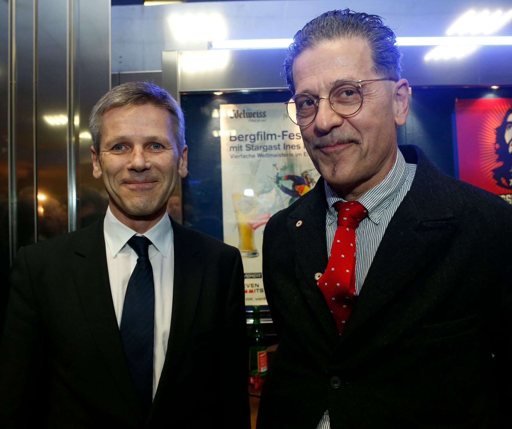 Am 11. Februar 2014 besuchte Kanzleramtsminister Josef Ostermayer (l.) die Filmpremiere von &bdquo;Das finstere Tal&ldquo; im Gartenbaukino. Im Bild mit Regisseur Franz Novotny (r.).