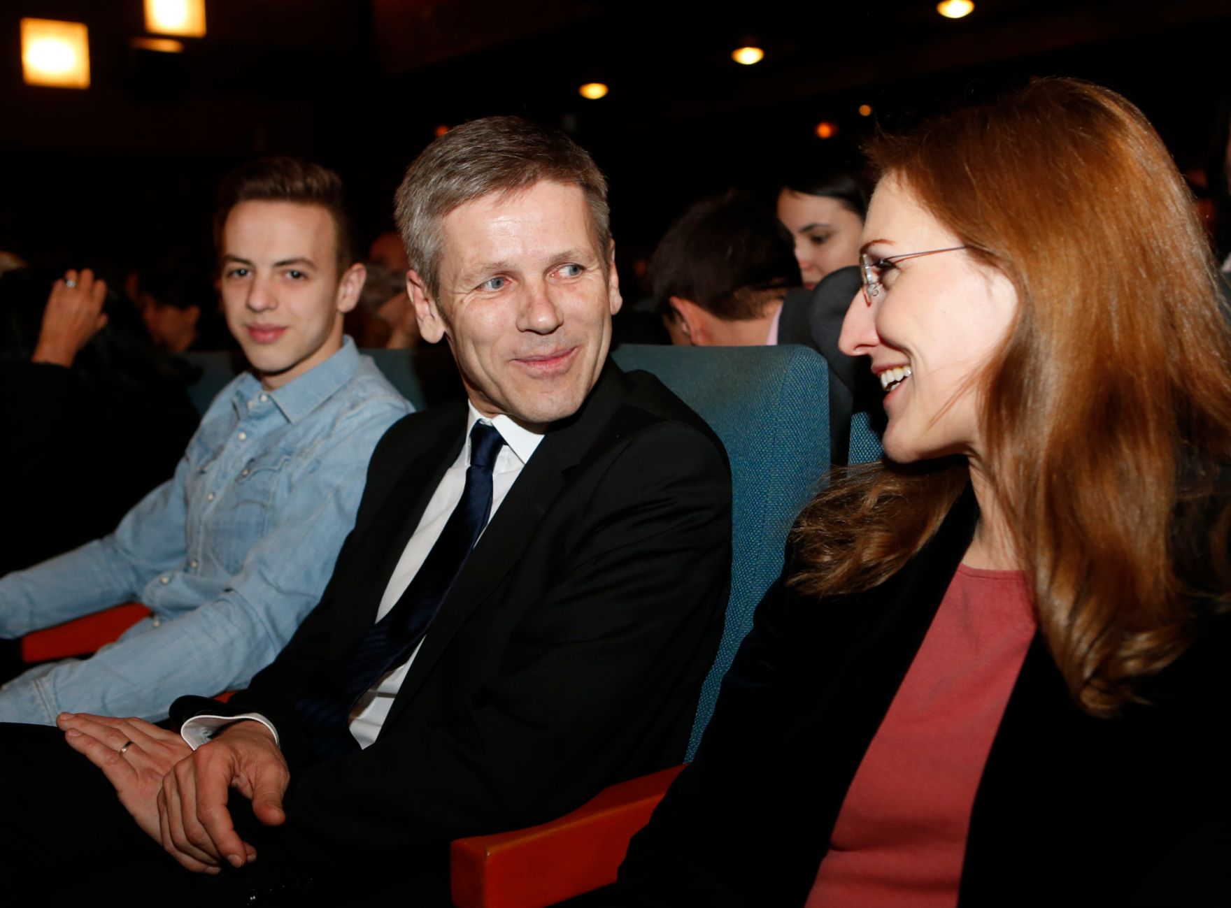 Am 11. Februar 2014 besuchte Kanzleramtsminister Josef Ostermayer (Bildmitte) die Filmpremiere von &bdquo;Das finstere Tal&ldquo; im Gartenbaukino.