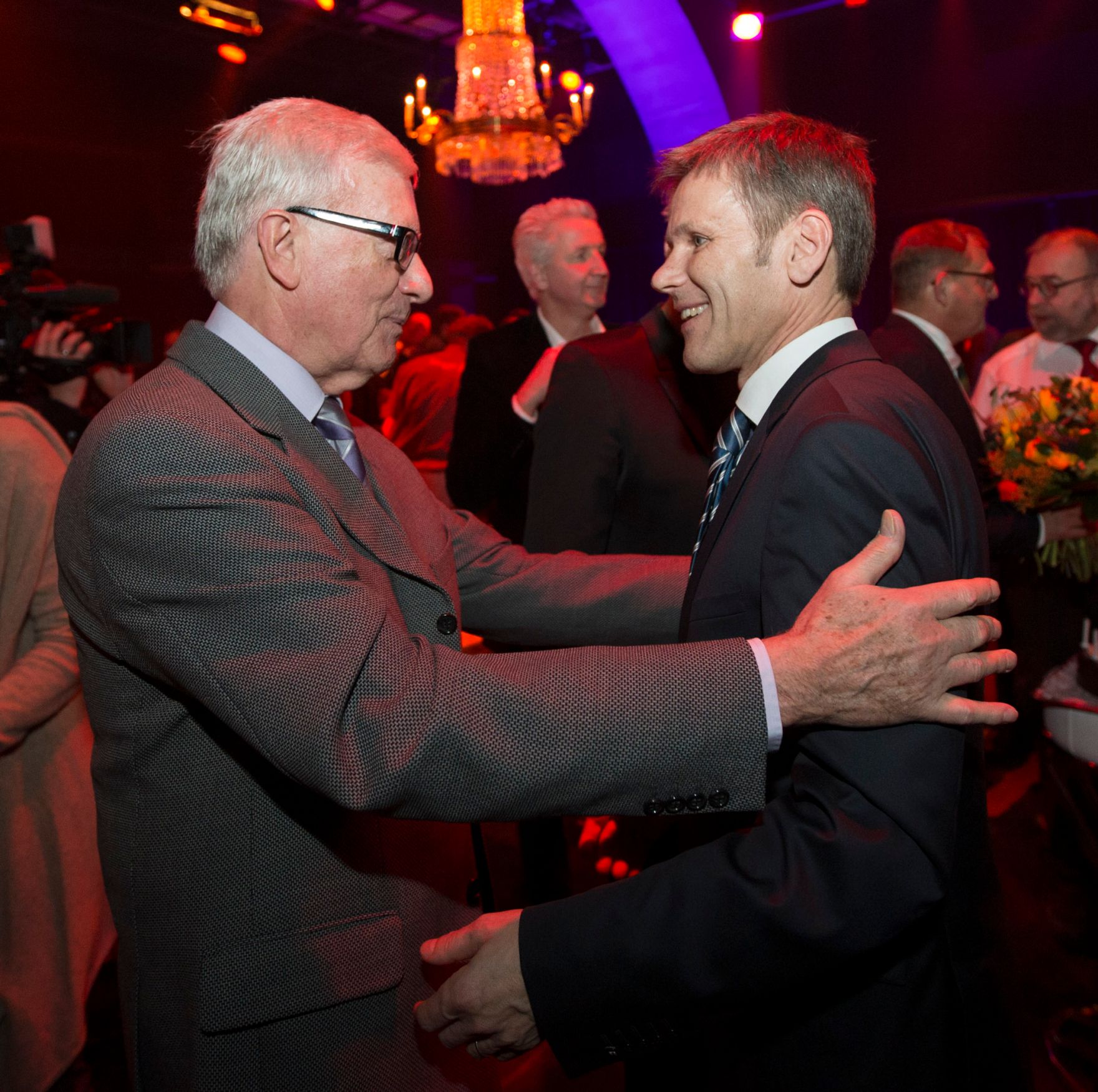 Am 20. Februar 2014 besuchte Kanzleramtsminister Josef Ostermayer (r.) die Premiere des St&uuml;cks KUNST von Yasmina Reza in den Kammerspielen in Wien.