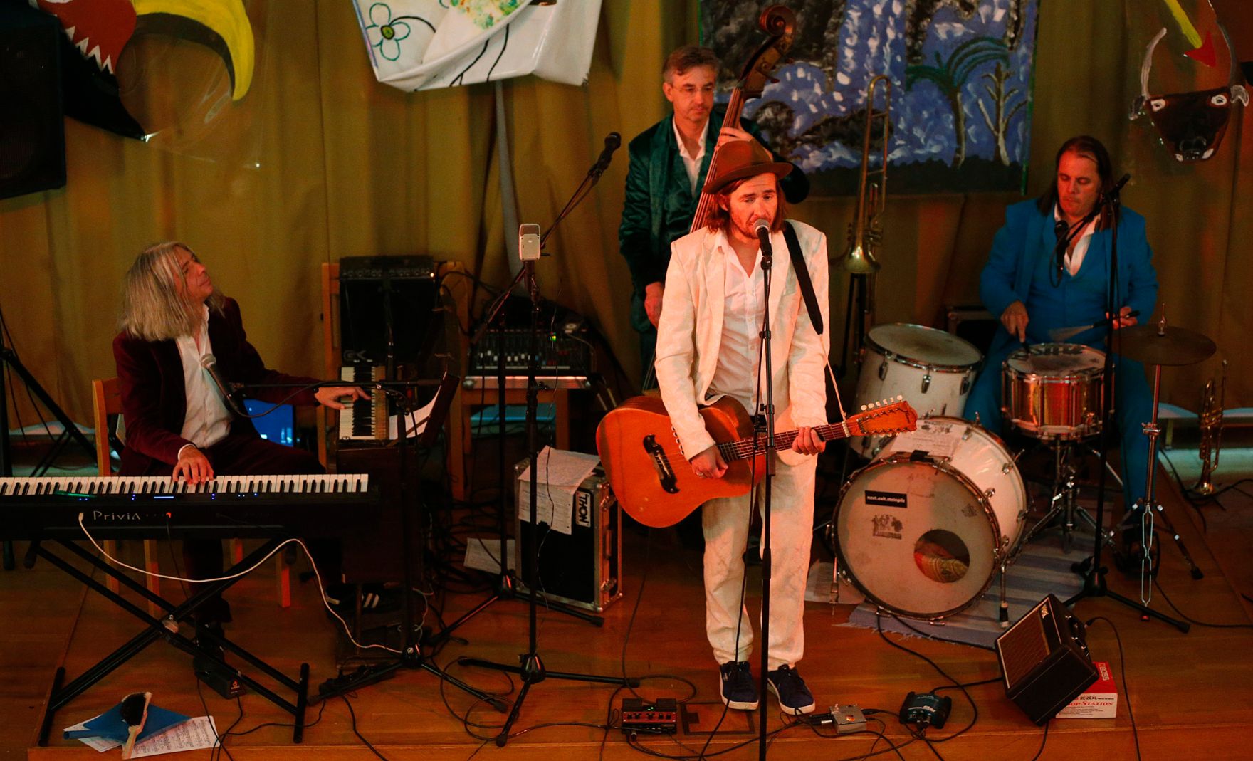 Am 30. Mai 2014 fand in K&auml;rnten die Bundesl&auml;ndertour mit Bundesminister Josef Ostermayer und Justizminister Wolfgang Brandstetter statt. Im Bild Fuzzman &amp; The Singing Rebels mit S&auml;nger, Herwig Zamernik.