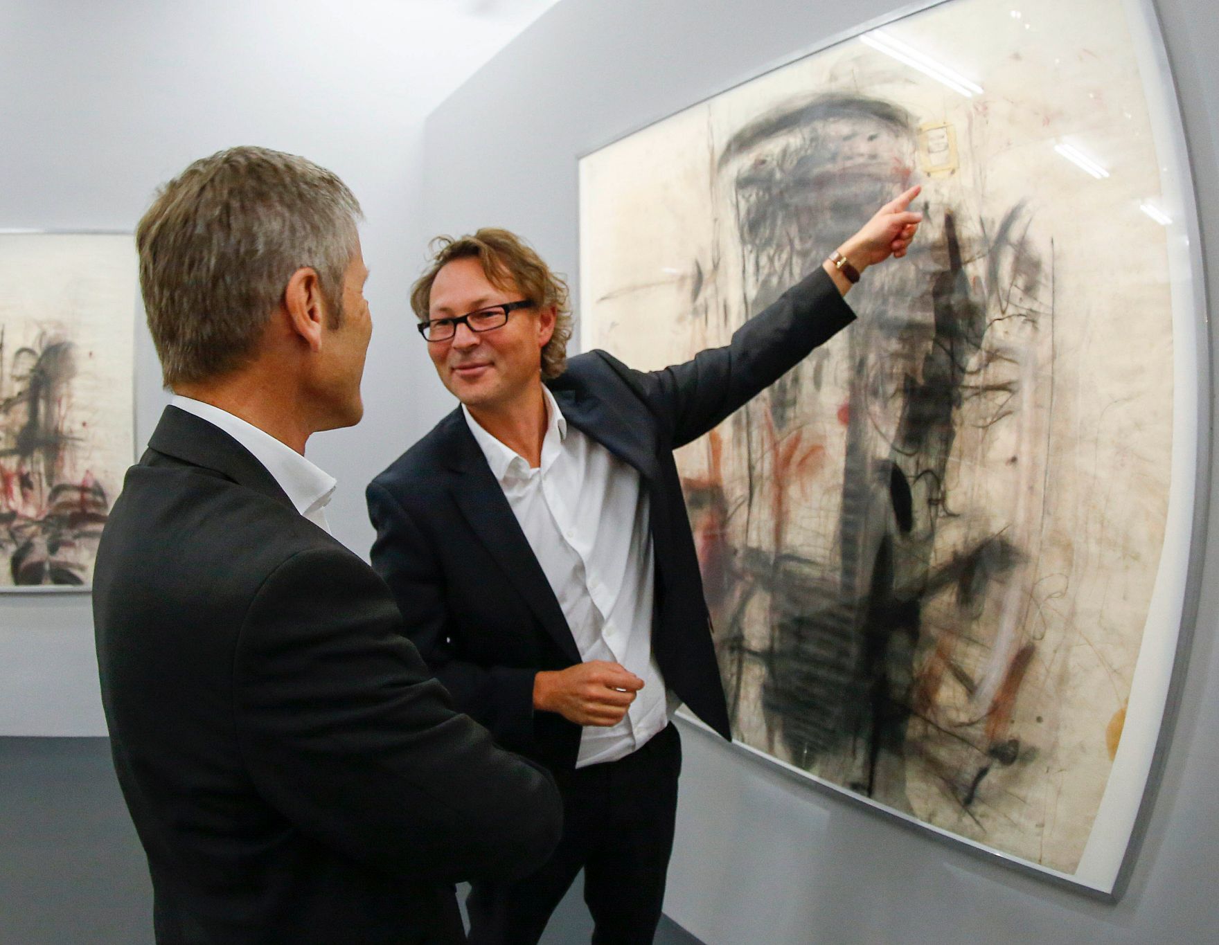 Am 27. August 2014 besuchte Kunst- und Kulturminister Josef Ostermayer (r.) die Kunsthalle Krems. Im Bild mit dem Direktor der Kunsthalle Krems, Hans-Peter Wipplinger (l.).