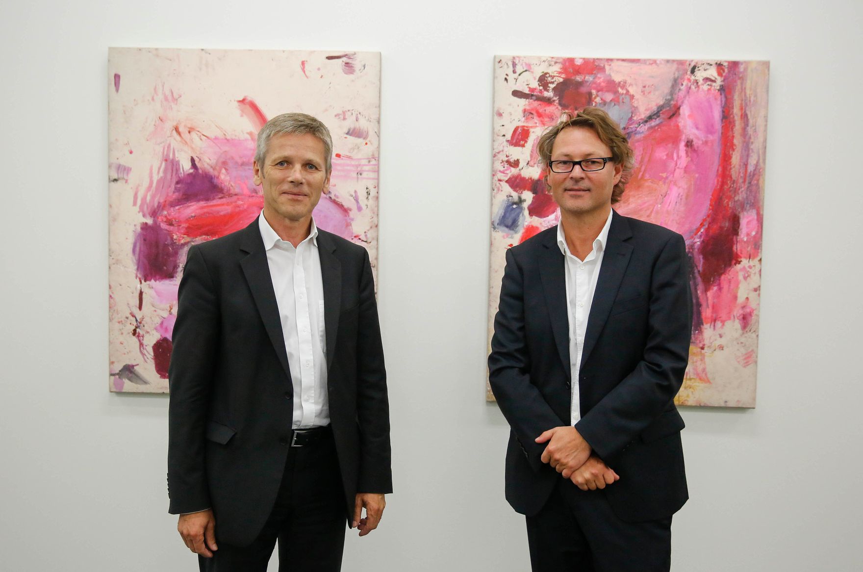Am 27. August 2014 besuchte Kunst- und Kulturminister Josef Ostermayer (l.) die Kunsthalle Krems. Im Bild mit dem Direktor der Kunsthalle Krems, Hans-Peter Wipplinger (r.).