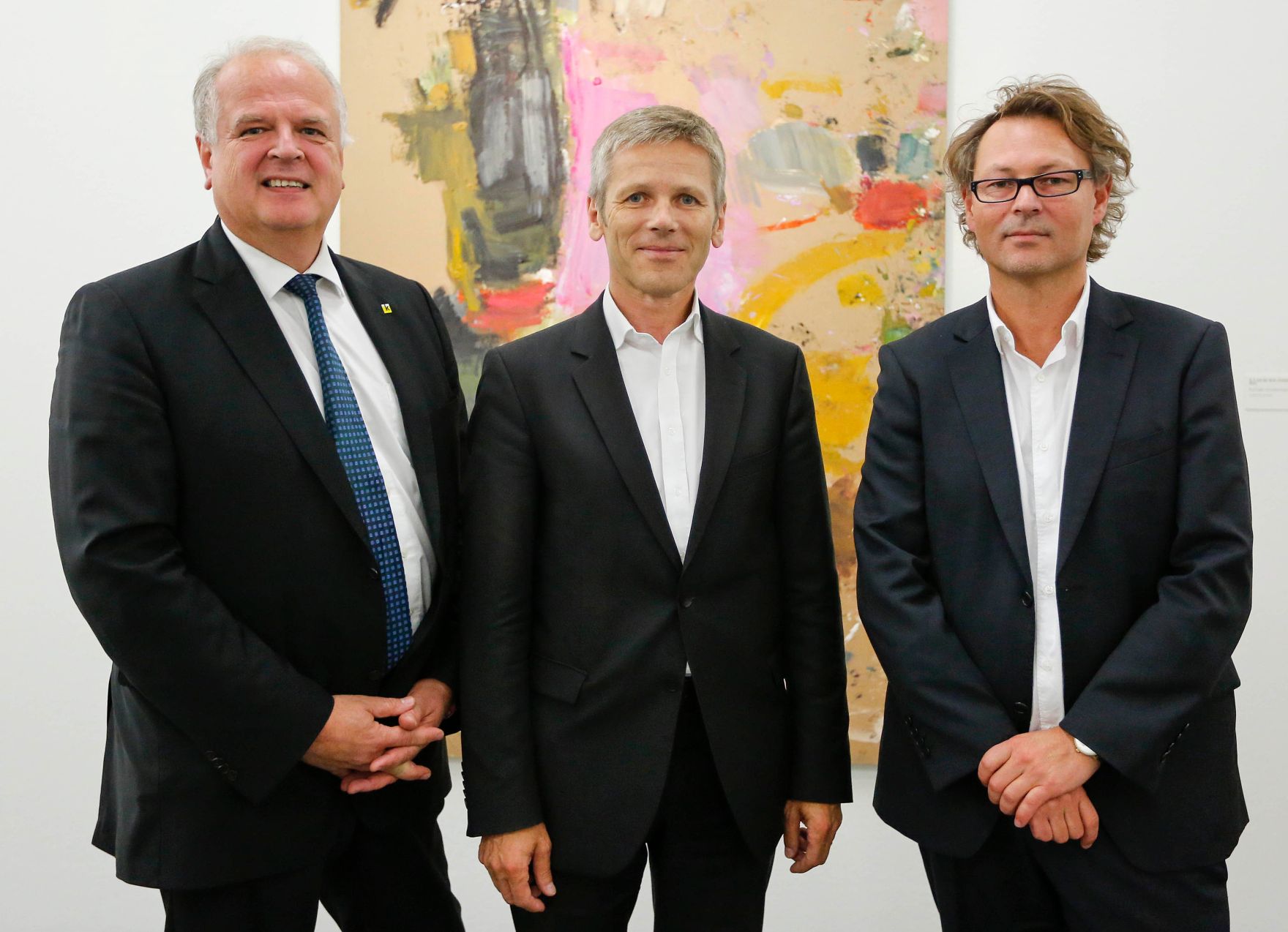 Am 27. August 2014 besuchte Kunst- und Kulturminister Josef Ostermayer (m.) die Kunsthalle Krems. Im Bild mit dem Direktor der Kunsthalle Krems, Hans-Peter Wipplinger (r.) und Reinhard Resch, dem B&uuml;rgermeister der Stadt Krems (l.).