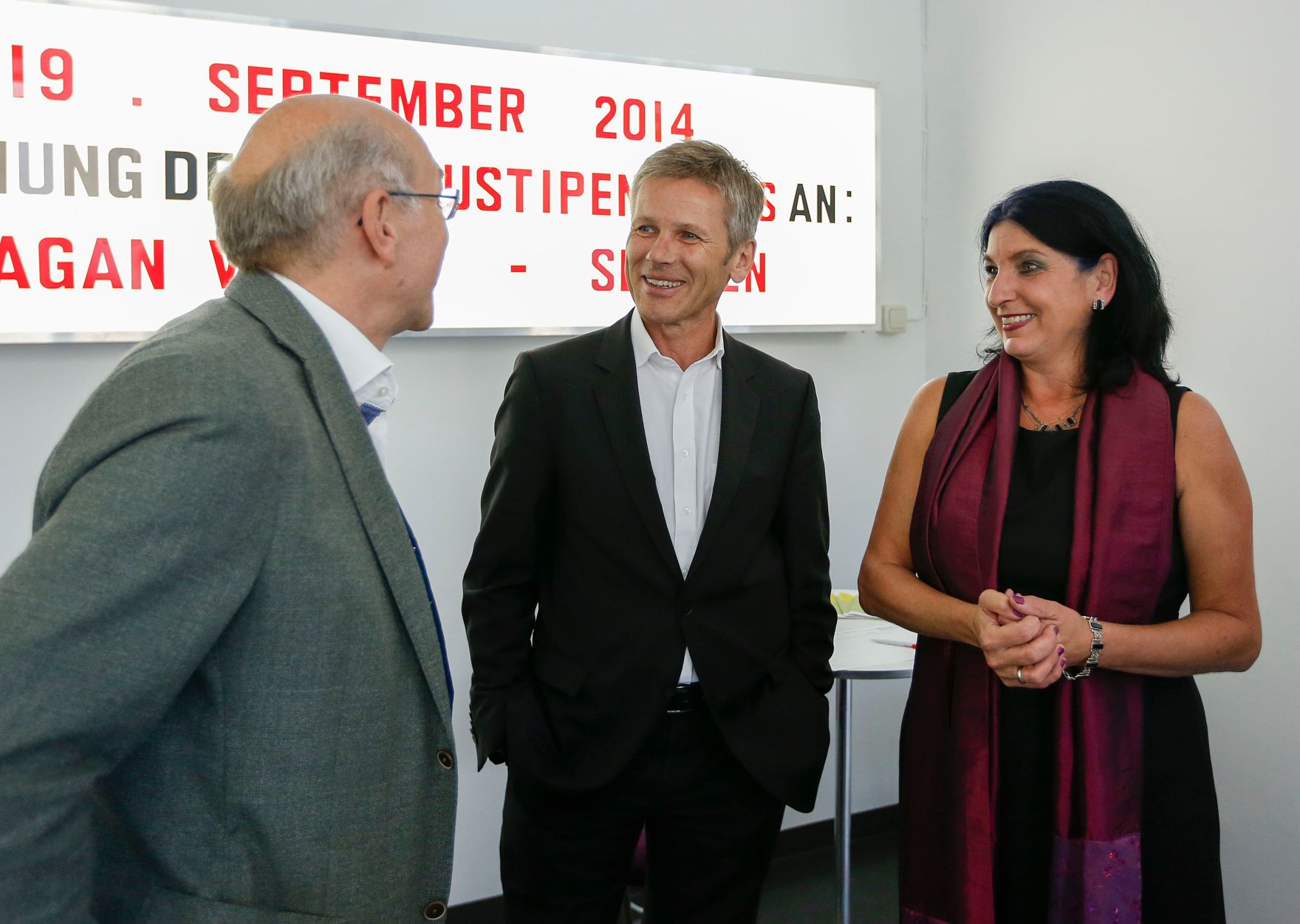 Am 27. August 2014 besuchte Kunst- und Kulturminister Josef Ostermayer (m.) das Unabh&auml;ngige Literaturhaus Nieder&ouml;sterreich in Krems. Im Bild mit Obfrau Sylvia Treudl (r.) und dem Autor Gerhard Ruiss (l.).