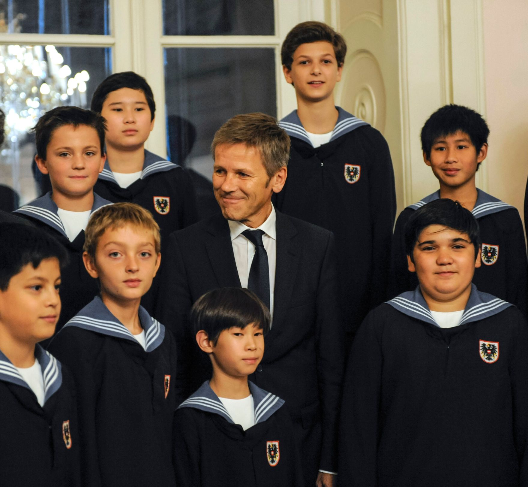 Am 12. September 2014 besuchte Kunst- und Kulturminister Josef Ostermayer (m.) die Wiener S&auml;ngerknaben.