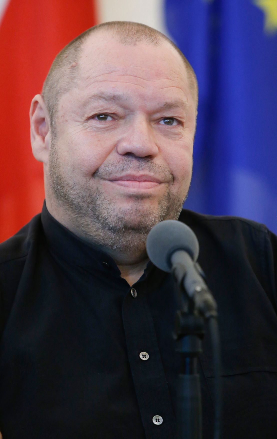 Am 16. September 2014 &uuml;berreichte Kunst- und Kulturminister Josef Ostermayer die Urkunde, mit der Gesangssolistin Bernarda Fink der Berufstitel Kammers&auml;ngerin verliehen wurde. Im Bild Kammers&auml;nger Thomas Quasthoff.