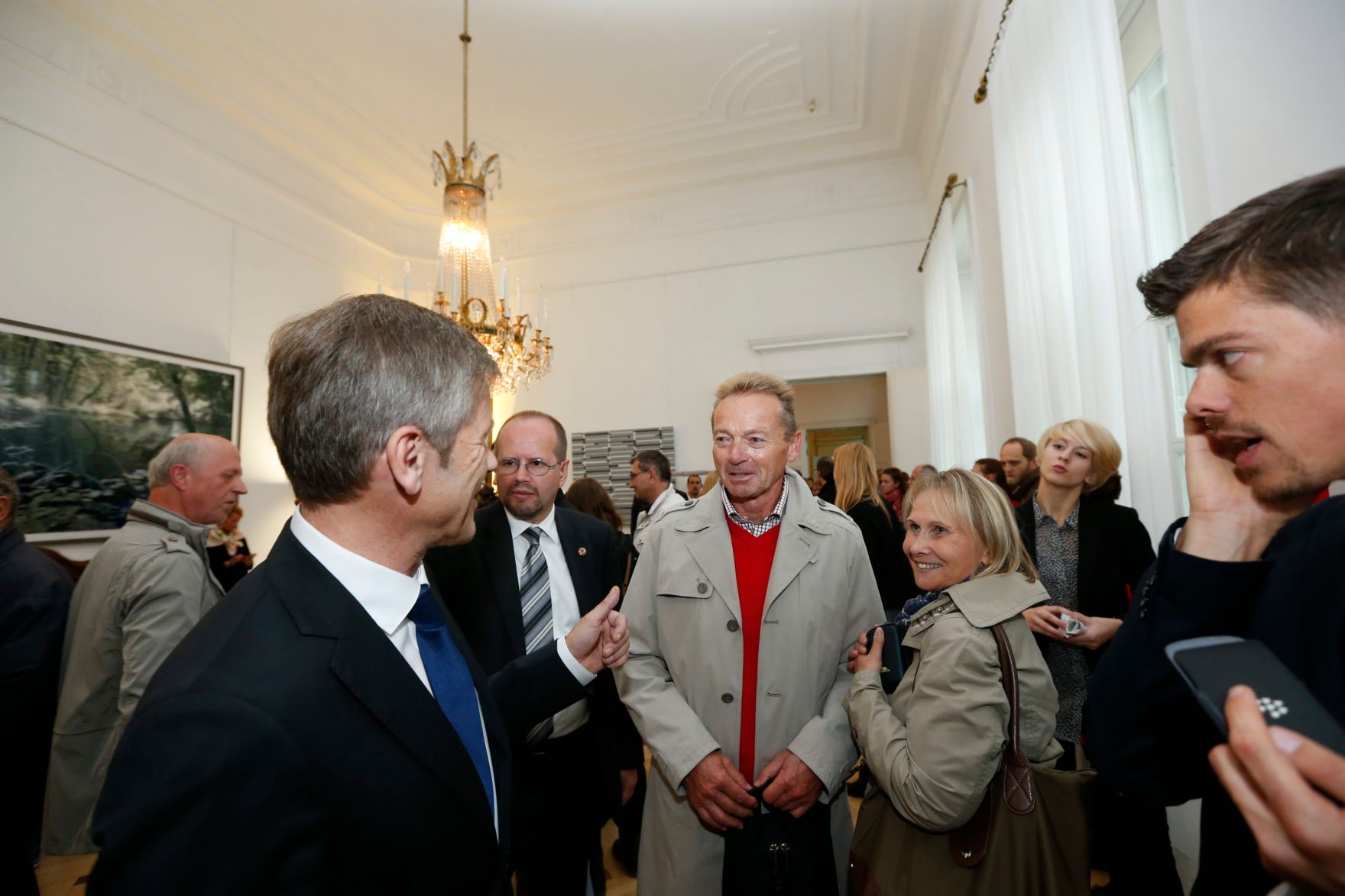 Am 26. Oktober 2014 empfing Kanzleramtsminister Josef Ostermayer im Rahmen des Nationalfeiertages Besucherinnen und Besucher im Bundeskanzleramt.