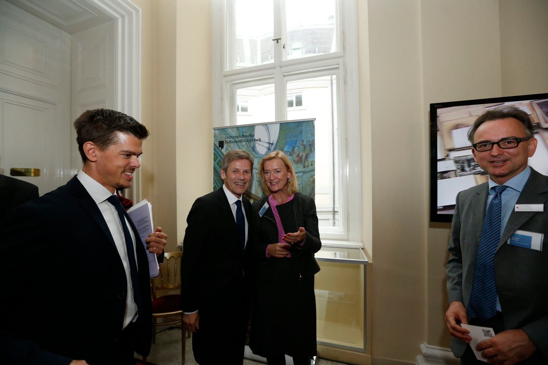 Am 26. Oktober 2014 empfing Kanzleramtsminister Josef Ostermayer im Rahmen des Nationalfeiertages Besucherinnen und Besucher im Bundeskanzleramt.