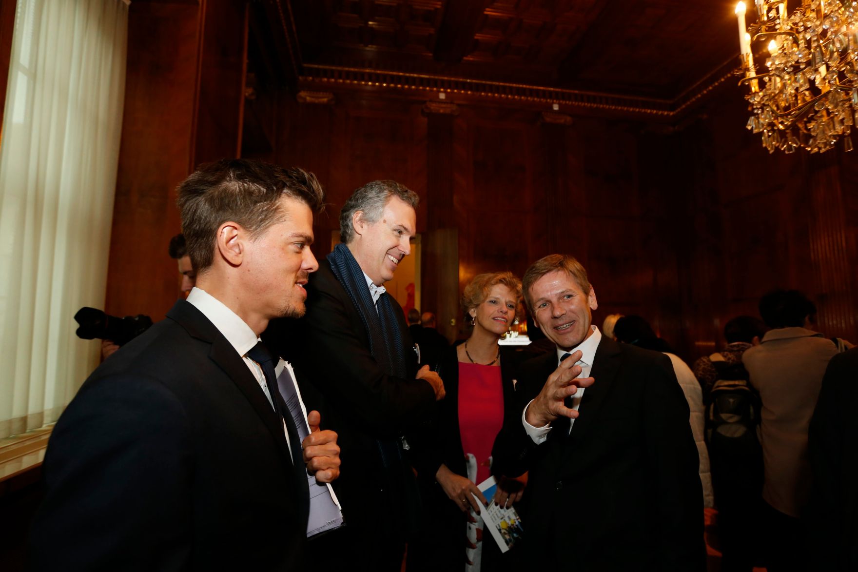 Am 26. Oktober 2014 empfing Kanzleramtsminister Josef Ostermayer im Rahmen des Nationalfeiertages Besucherinnen und Besucher im Bundeskanzleramt.