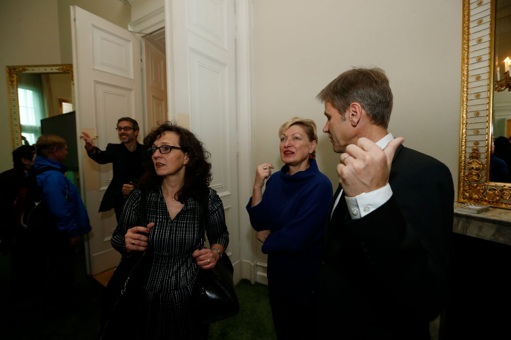 Am 26. Oktober 2014 empfing Kanzleramtsminister Josef Ostermayer im Rahmen des Nationalfeiertages Besucherinnen und Besucher im Bundeskanzleramt.