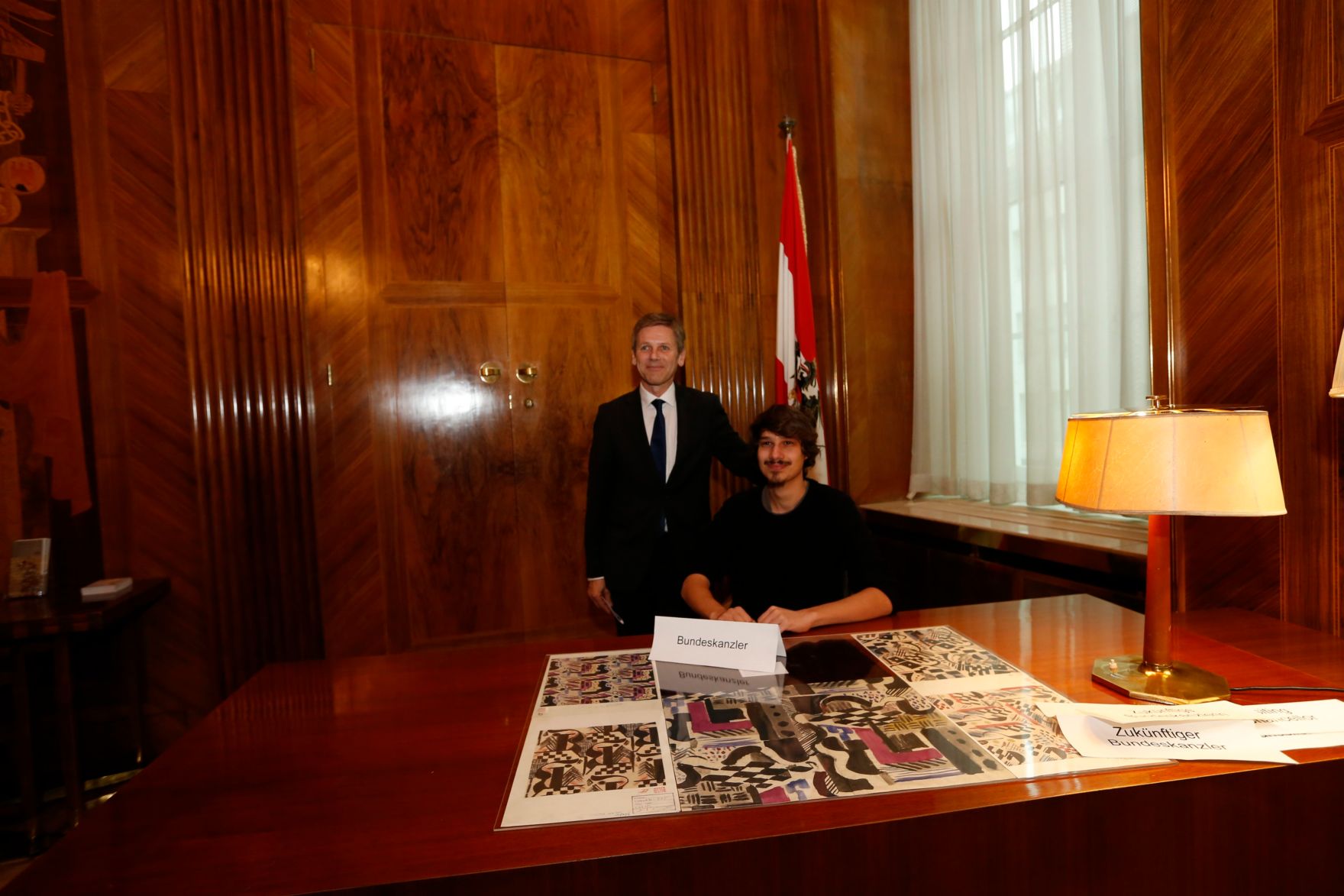 Am 26. Oktober 2014 empfing Kanzleramtsminister Josef Ostermayer im Rahmen des Nationalfeiertages Besucherinnen und Besucher im Bundeskanzleramt.