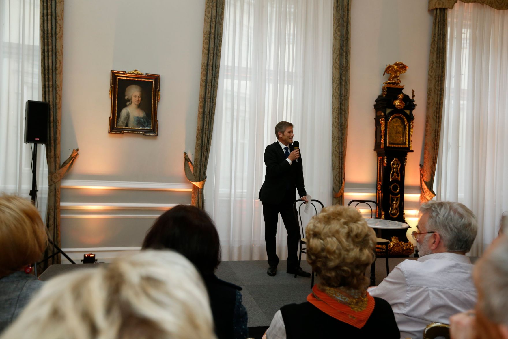 Am 26. Oktober 2014 empfing Kanzleramtsminister Josef Ostermayer im Rahmen des Nationalfeiertages Besucherinnen und Besucher im Bundeskanzleramt.