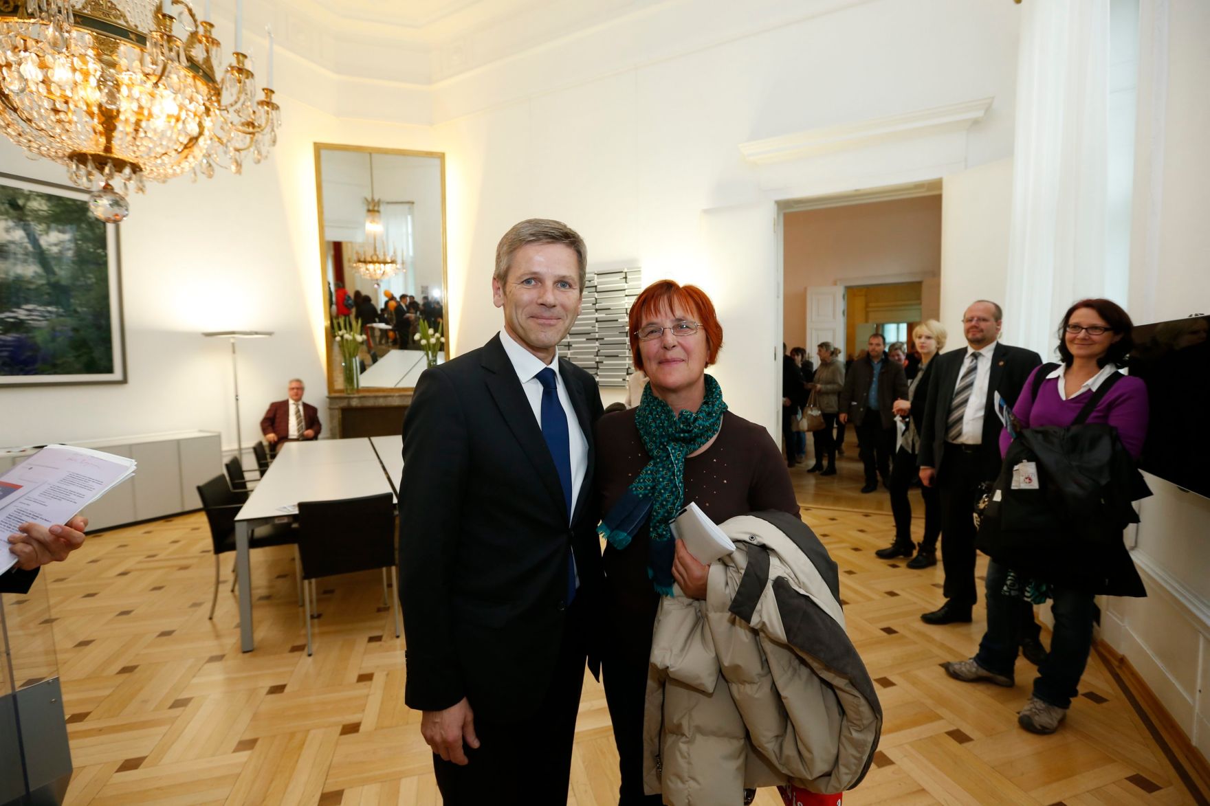 Am 26. Oktober 2014 empfing Kanzleramtsminister Josef Ostermayer im Rahmen des Nationalfeiertages Besucherinnen und Besucher im Bundeskanzleramt.