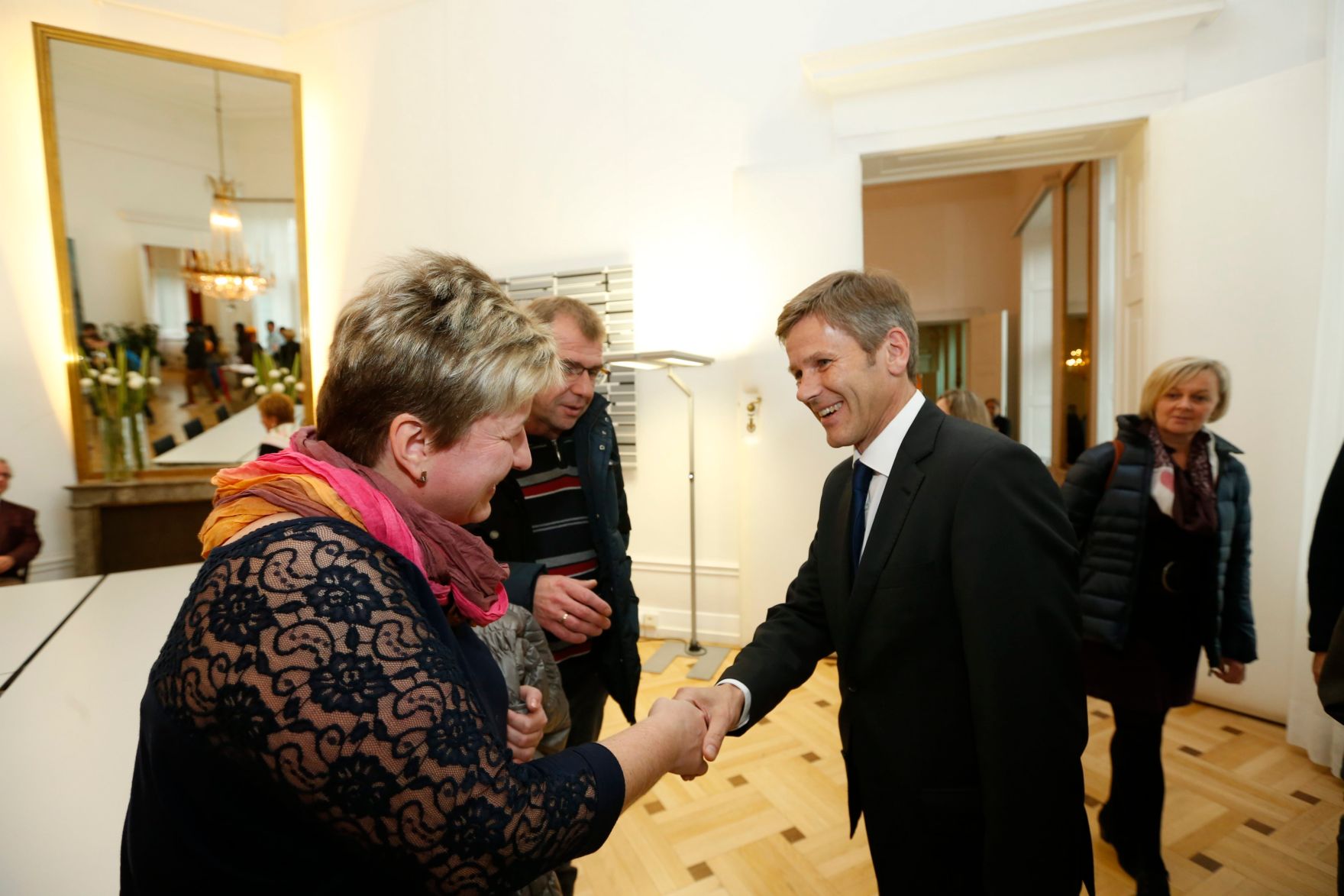 Am 26. Oktober 2014 empfing Kanzleramtsminister Josef Ostermayer im Rahmen des Nationalfeiertages Besucherinnen und Besucher im Bundeskanzleramt.