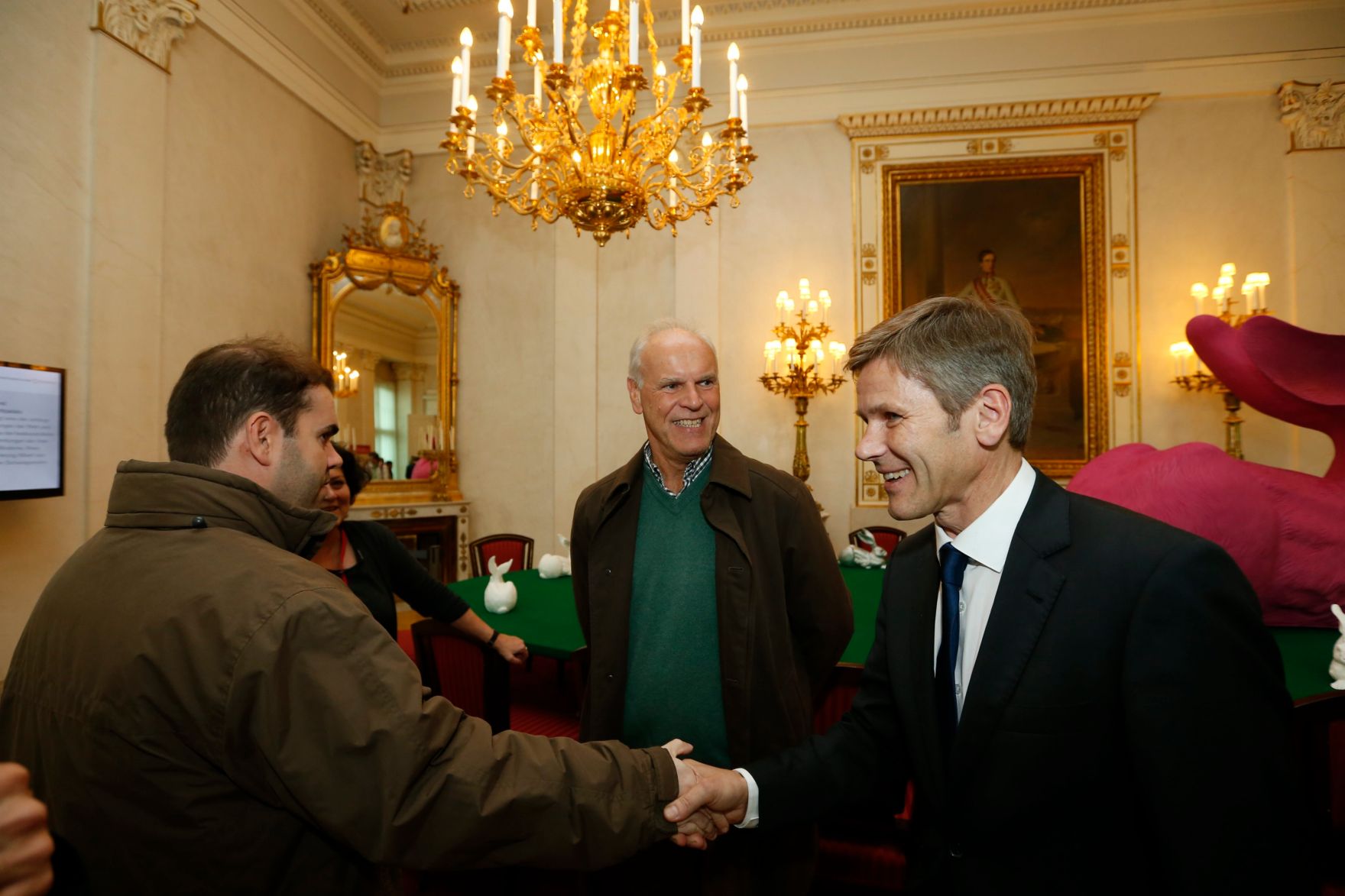 Am 26. Oktober 2014 empfing Kanzleramtsminister Josef Ostermayer im Rahmen des Nationalfeiertages Besucherinnen und Besucher im Bundeskanzleramt.