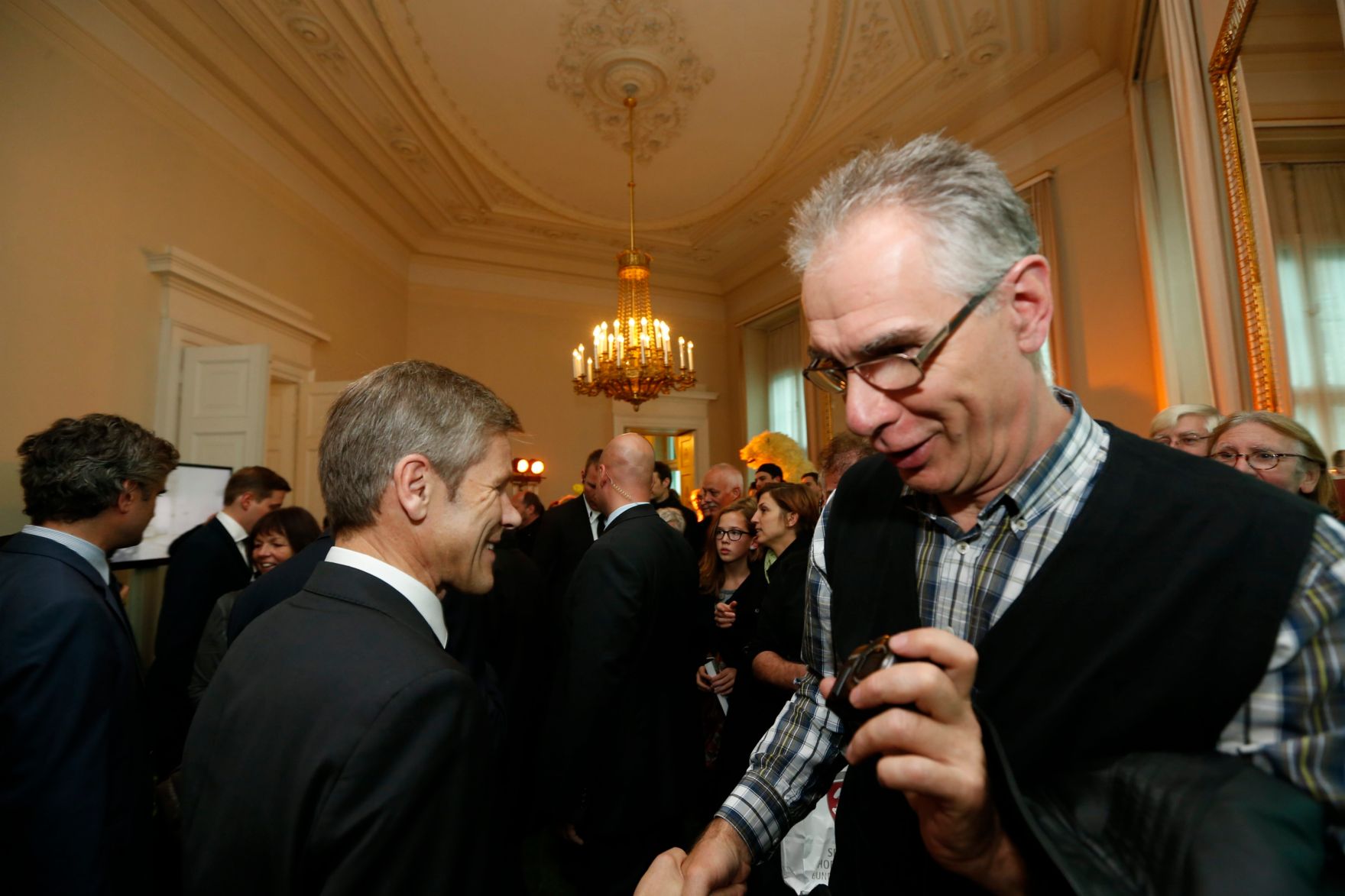 Am 26. Oktober 2014 empfing Kanzleramtsminister Josef Ostermayer im Rahmen des Nationalfeiertages Besucherinnen und Besucher im Bundeskanzleramt.
