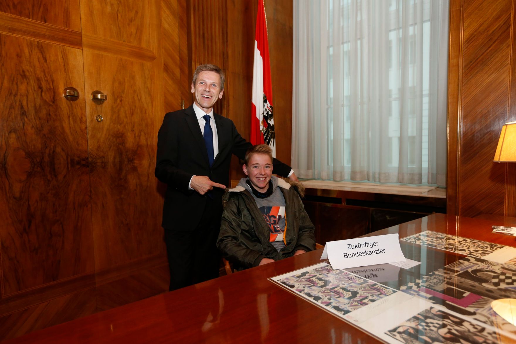 Am 26. Oktober 2014 empfing Kanzleramtsminister Josef Ostermayer im Rahmen des Nationalfeiertages Besucherinnen und Besucher im Bundeskanzleramt.