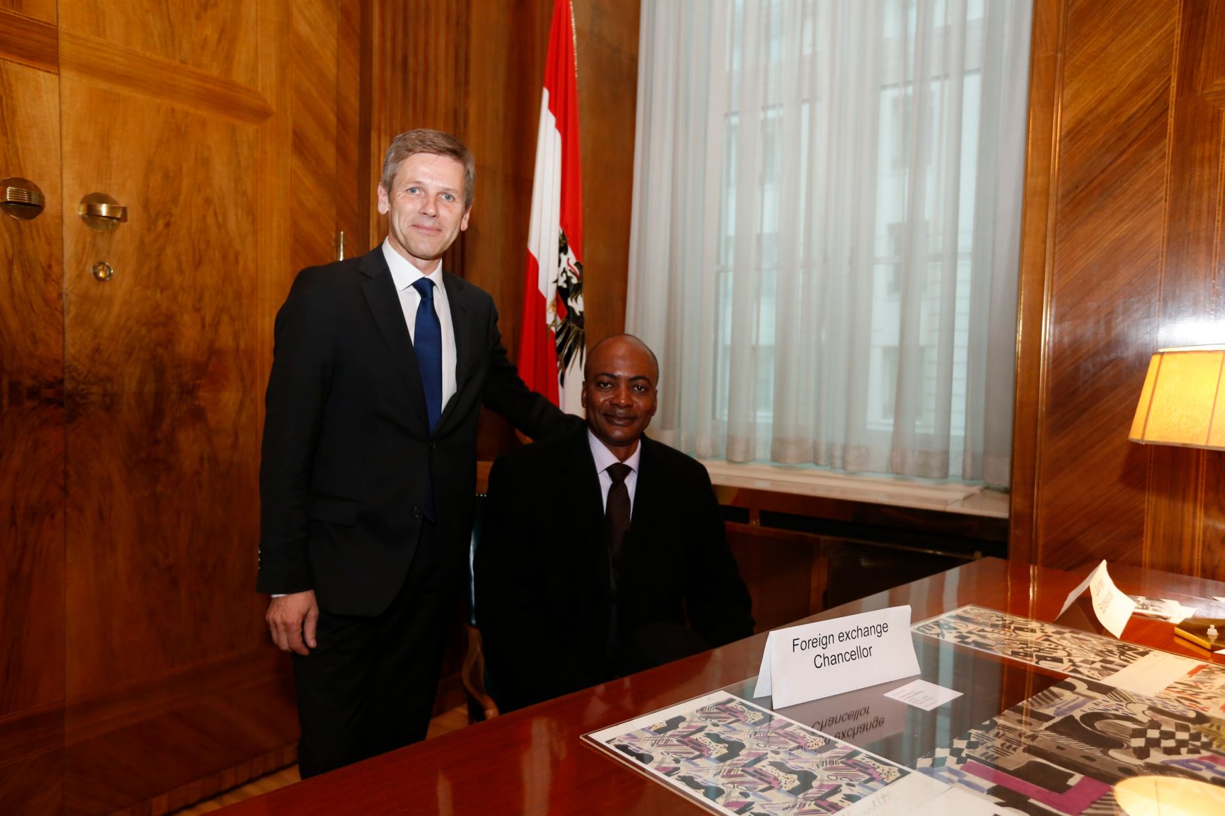 Am 26. Oktober 2014 empfing Kanzleramtsminister Josef Ostermayer im Rahmen des Nationalfeiertages Besucherinnen und Besucher im Bundeskanzleramt.