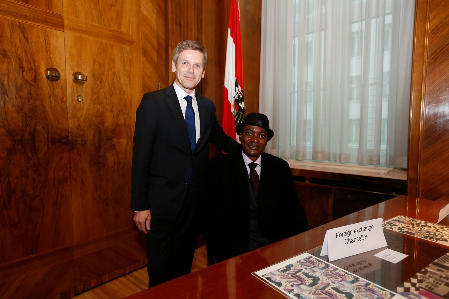 Am 26. Oktober 2014 empfing Kanzleramtsminister Josef Ostermayer im Rahmen des Nationalfeiertages Besucherinnen und Besucher im Bundeskanzleramt.