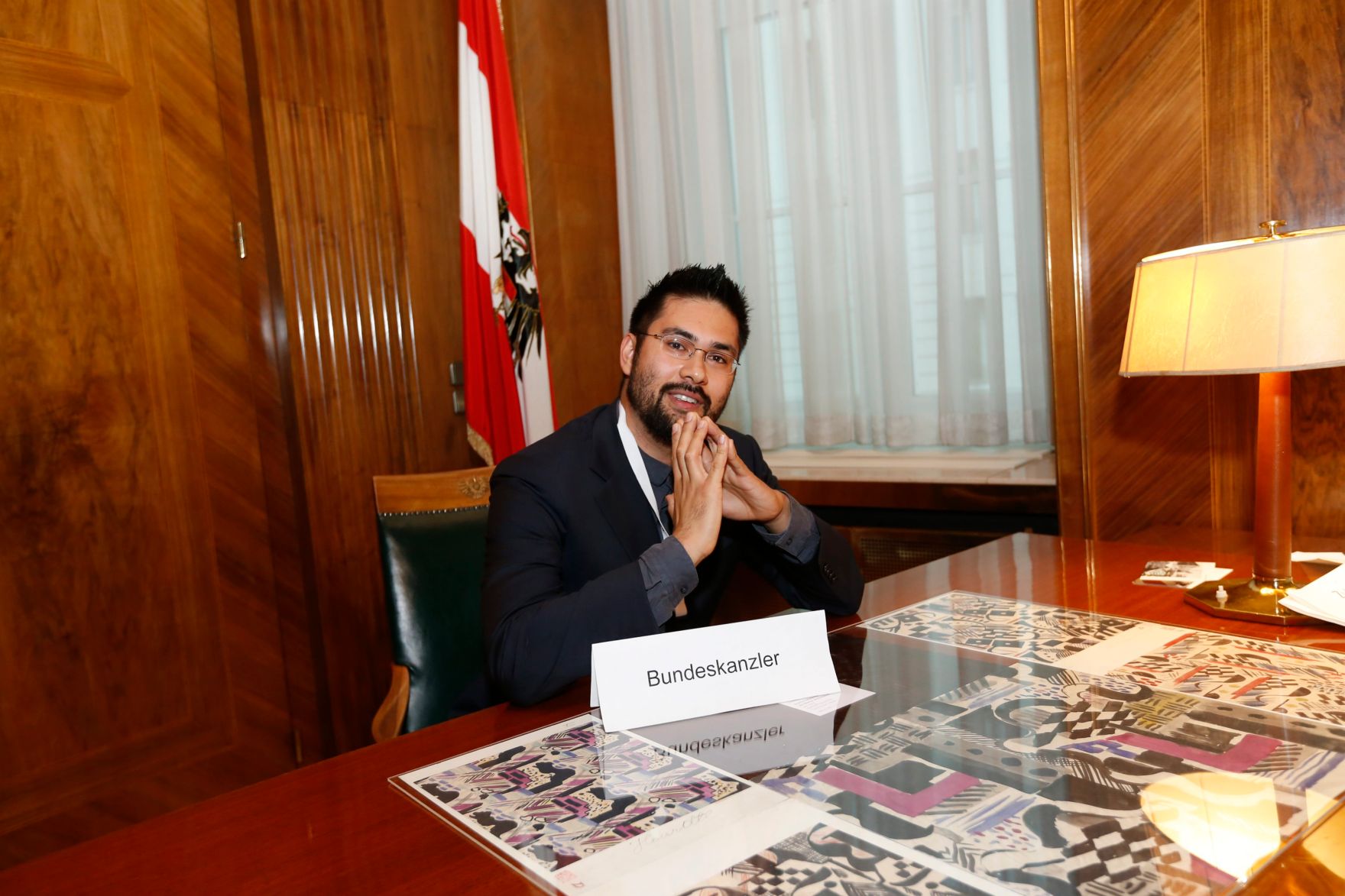 Am 26. Oktober 2014 empfing Kanzleramtsminister Josef Ostermayer im Rahmen des Nationalfeiertages Besucherinnen und Besucher im Bundeskanzleramt.