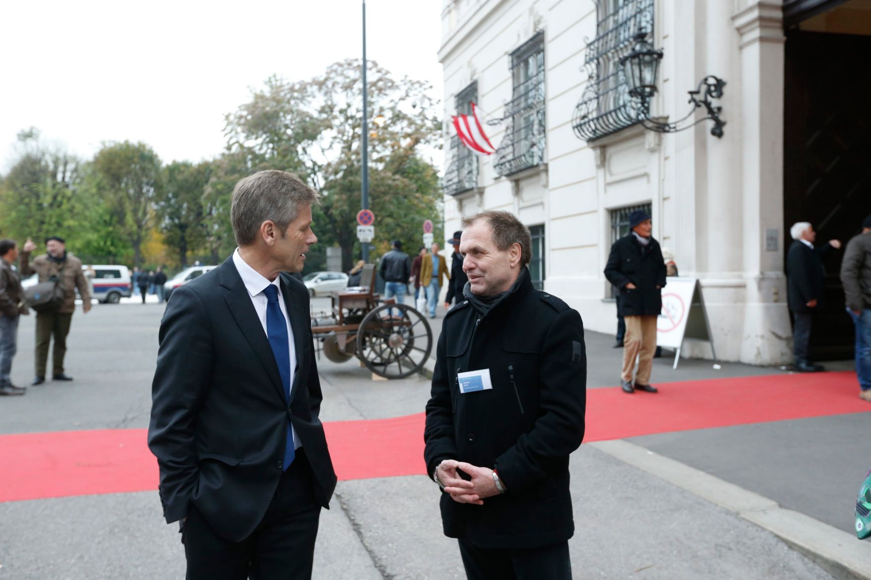Am 26. Oktober 2014 empfing Kanzleramtsminister Josef Ostermayer im Rahmen des Nationalfeiertages Besucherinnen und Besucher im Bundeskanzleramt.