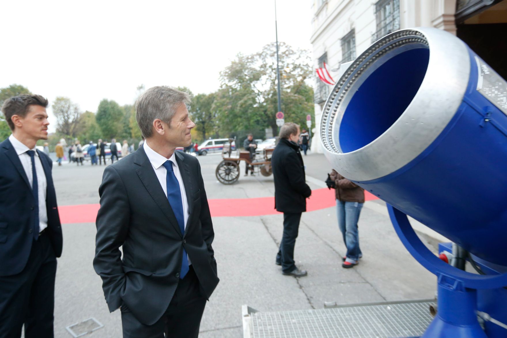 Am 26. Oktober 2014 empfing Kanzleramtsminister Josef Ostermayer im Rahmen des Nationalfeiertages Besucherinnen und Besucher im Bundeskanzleramt.