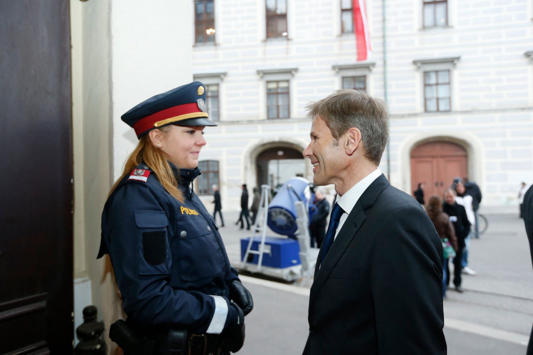 Am 26. Oktober 2014 empfing Kanzleramtsminister Josef Ostermayer im Rahmen des Nationalfeiertages Besucherinnen und Besucher im Bundeskanzleramt.
