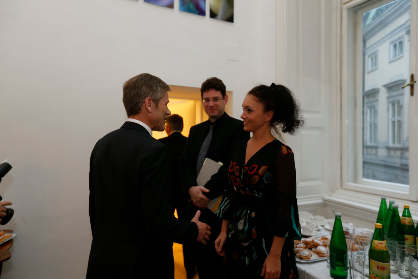 Am 26. Oktober 2014 empfing Kanzleramtsminister Josef Ostermayer im Rahmen des Nationalfeiertages Besucherinnen und Besucher im Bundeskanzleramt.