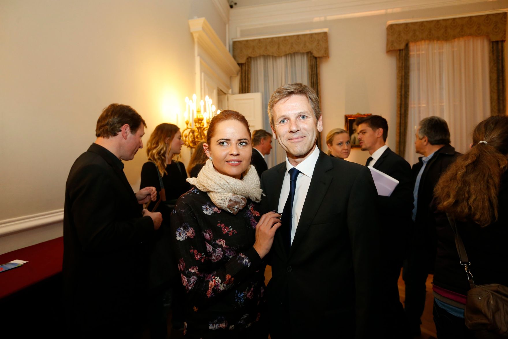 Am 26. Oktober 2014 empfing Kanzleramtsminister Josef Ostermayer im Rahmen des Nationalfeiertages Besucherinnen und Besucher im Bundeskanzleramt.