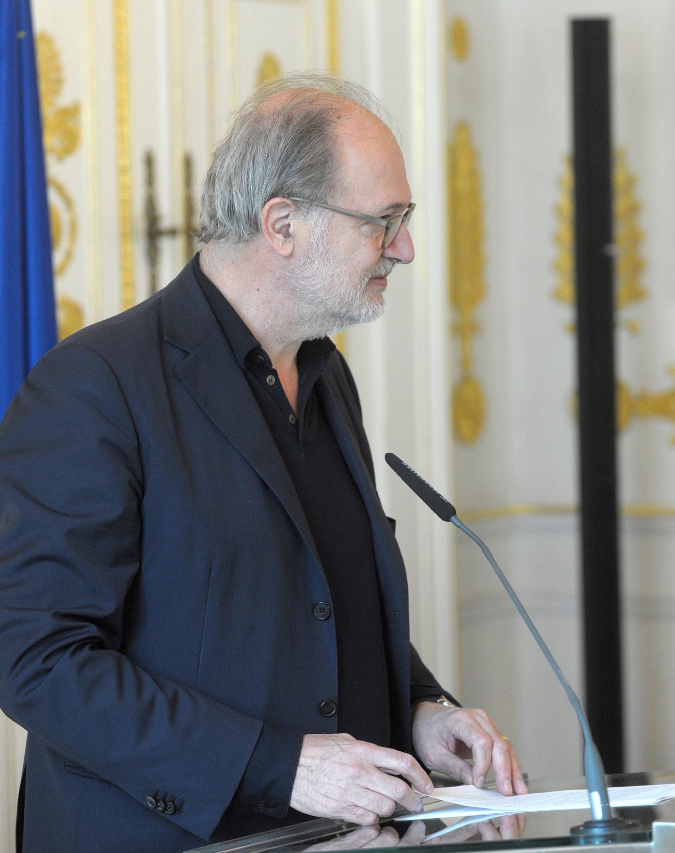 Am 29. Oktober 2014 &uuml;berreichte Kunst- und Kulturminister Josef Ostermayer das Goldene Ehrenzeichen f&uuml;r Verdienste um die Republik &Ouml;sterreich an Gerwald Rockenschaub. Im Bild Laudator Andr&aacute;s P&aacute;lffy.