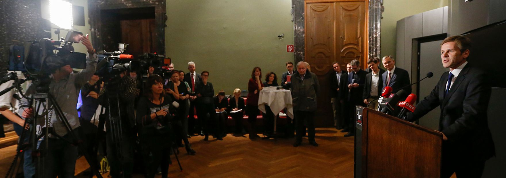 Am 11. November 2014 fand anl&auml;sslich der bevorstehenden Landung der Rosetta-Sonde &quot;Philae&quot; auf dem Kometen &quot;67P/Tschurjumow-Gerasimenko&quot; einer Pressekonferenz im Digitalen Planetarium des Naturhistorischen Museums statt. Im Bild Kunst- und Kulturminister Josef Ostermayer.