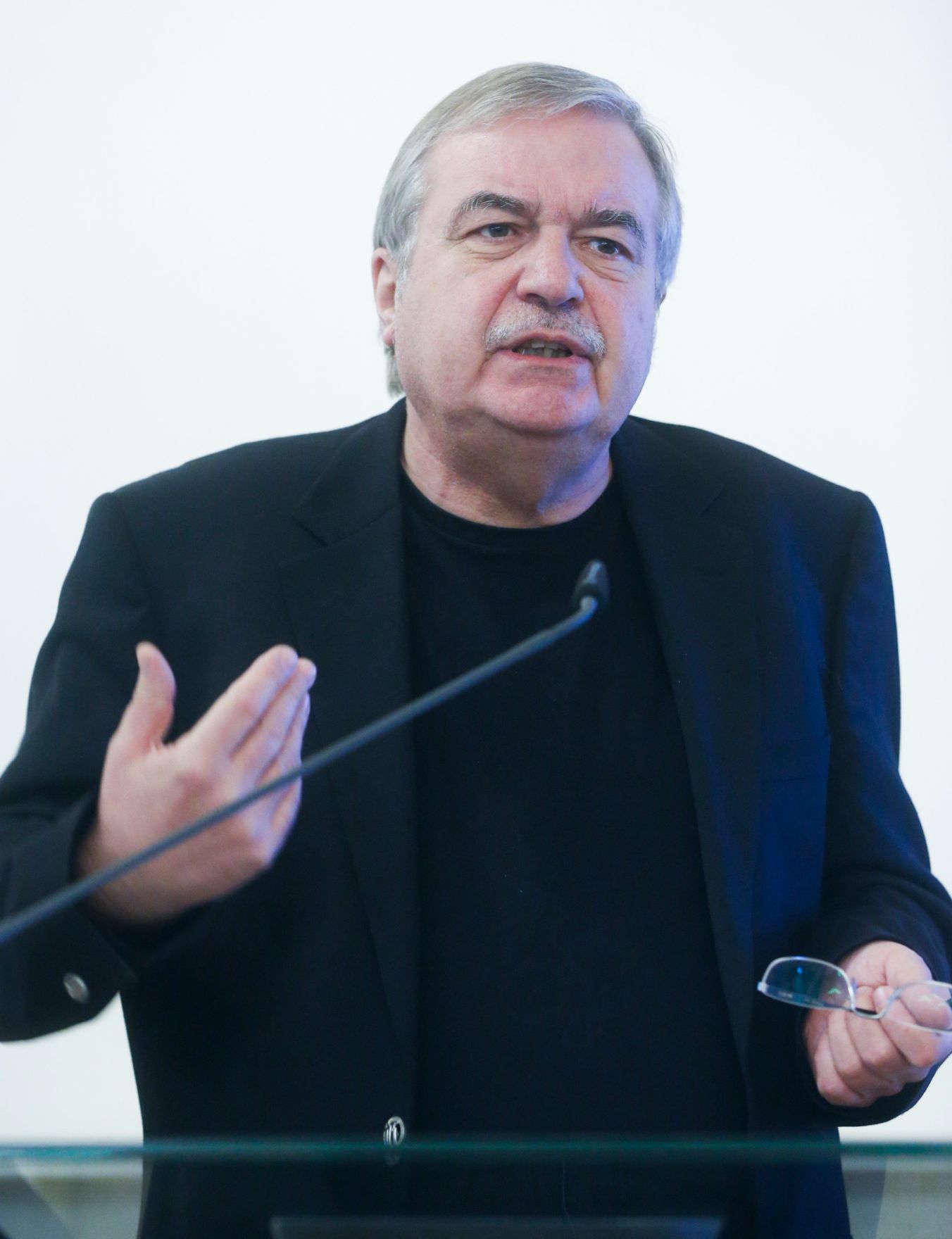 Am 13. November 2014 sprach Kunst- und Kulturminister Josef Ostermayer Gru&szlig;worte bei der Buchpr&auml;sentation &quot;Wiener Kongress. Die Erfindung Europas&quot;. Im Bild Generaldirektor des &Ouml;sterreichischen Staaatsarchivs, Wolfgang Maderthaner.