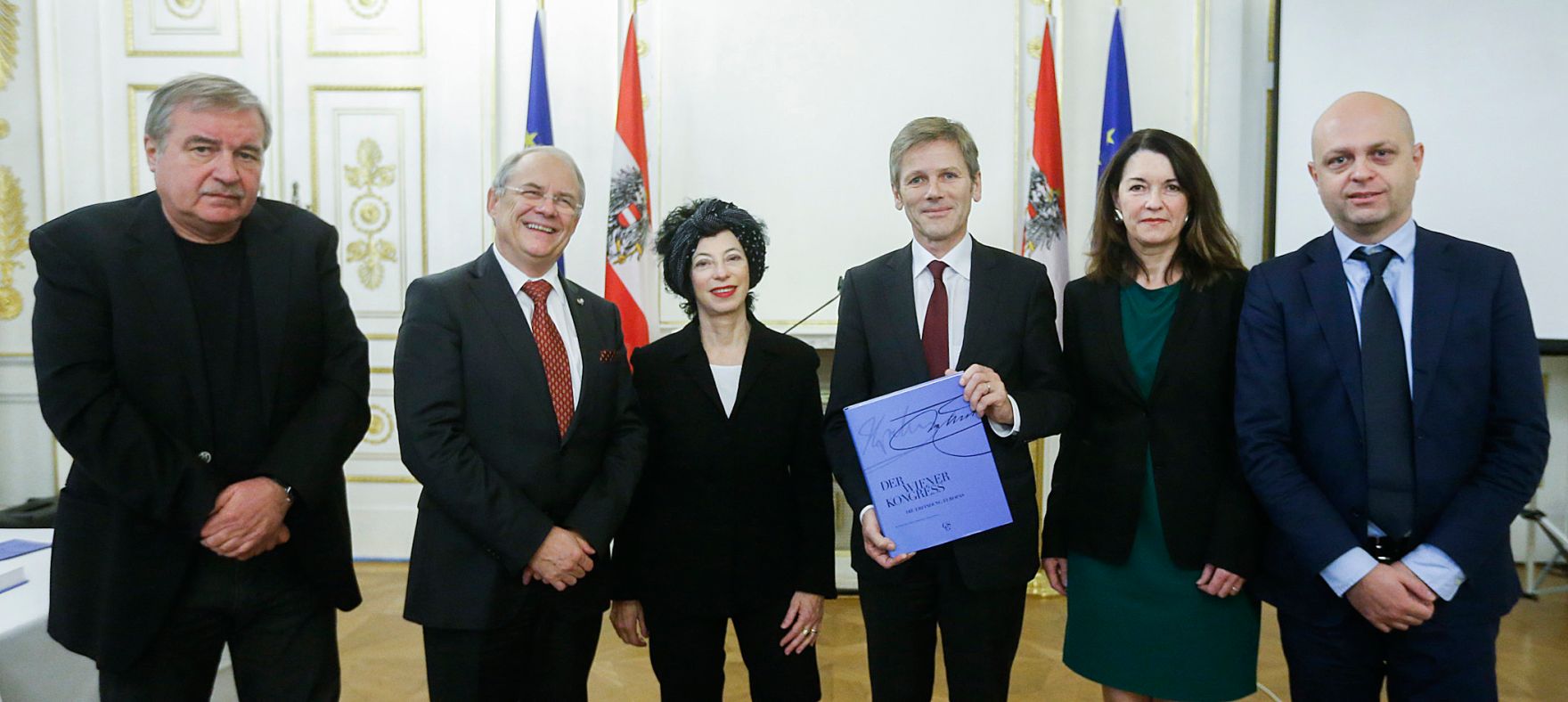 Am 13. November 2014 sprach Kunst- und Kulturminister Josef Ostermayer Gru&szlig;worte bei der Buchpr&auml;sentation &quot;Wiener Kongress. Die Erfindung Europas&quot;. Im Bild (v.l.n.r.) Generaldirektor des &Ouml;sterreichischen Staaatsarchivs Wolfgang Maderthaner, Sektionschef Manfred Matzka, Autorin Helene Maimann, Kunst- und Kulturminister Josef Ostermayer, Gerold-Verlag-Gesch&auml;ftsf&uuml;hrerin Brigitta Umst&auml;tter und der Leiter des Haus-, Hof- und Staatsarchivs Thomas Just.