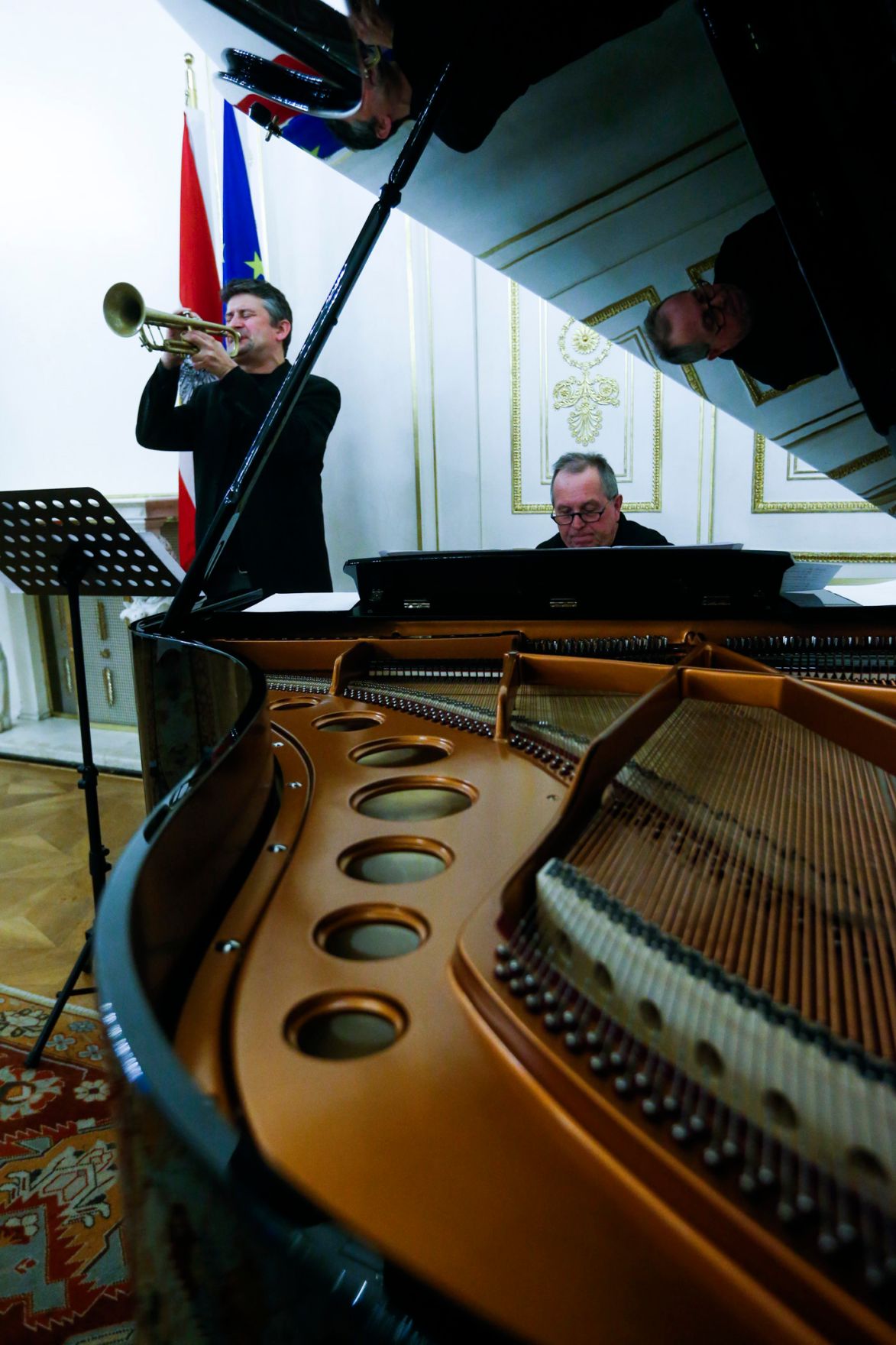 Am 21. November 2014 &uuml;berreichte Kunst- und Kulturminister Josef Ostermayer das &Ouml;sterreichische Ehrenkreuz f&uuml;r Wissenschaft und Kunst an Friedrich Achleitner.