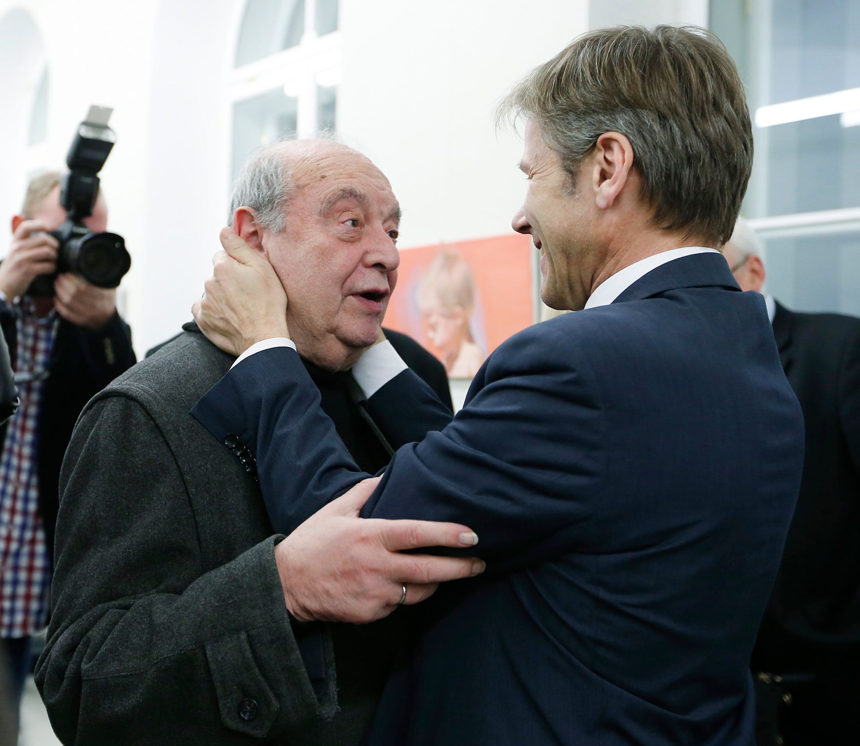 Am 10. Dezember 2014 er&ouml;ffnete Kunst- und Kulturminister Josef Ostermayer die Ausstellung &quot;F&uuml;r das Kind&quot; im Memorial Museum.