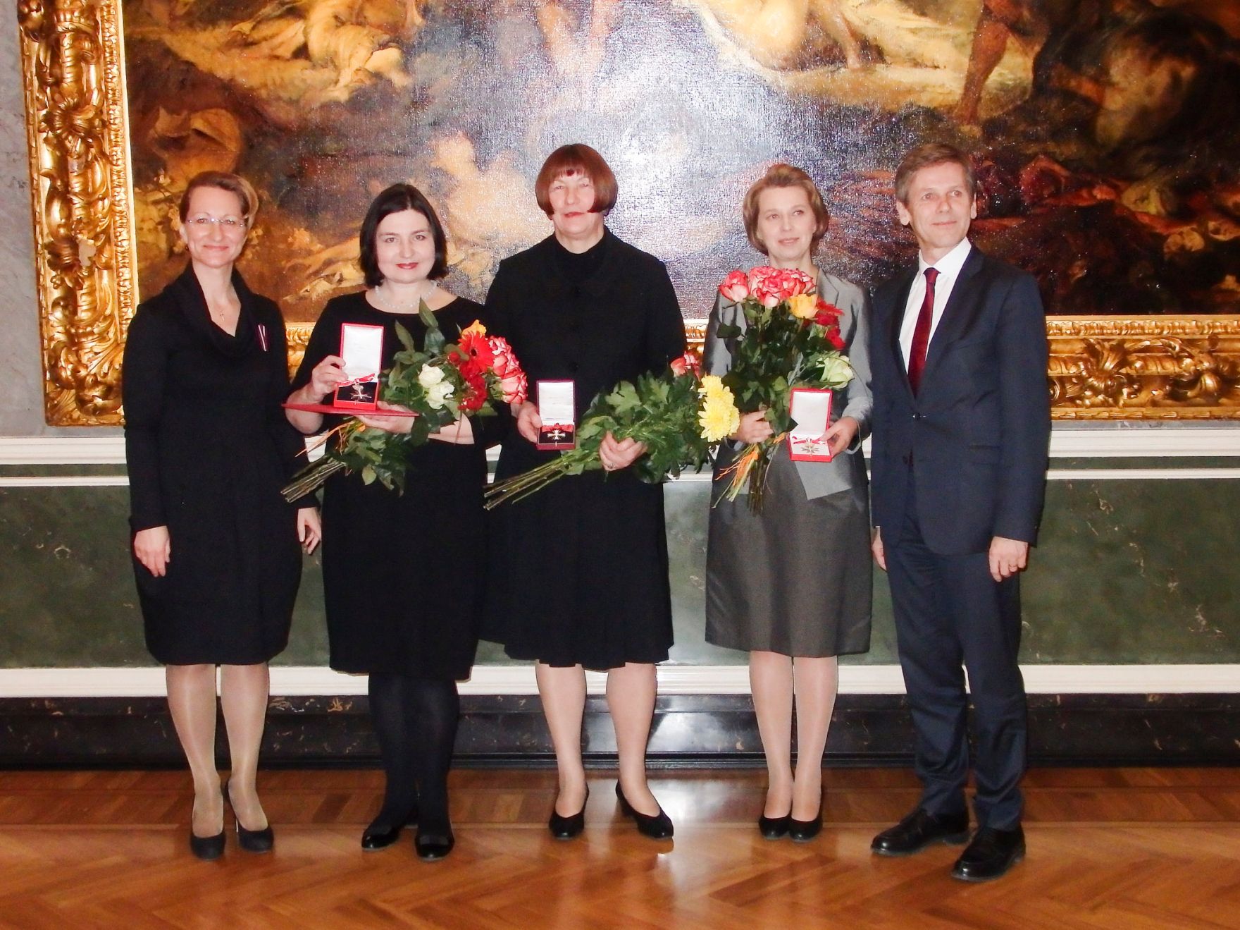 Kunst- und Kulturminister Josef Ostermayer (r.) beim Europ&auml;ischen Filmpreis in Riga am 13. Dezember 2014. Im Bild mit (v.l.n.r.) Dace Melbarde (Lettischen Kulturministerin), Daiga Upeniece (Kunstmuseum Riga B&ouml;rse), Vita Birzaka (Lettisches Kunstmuseum) und Mara Lace (GD Lettisches Kunstmuseum).