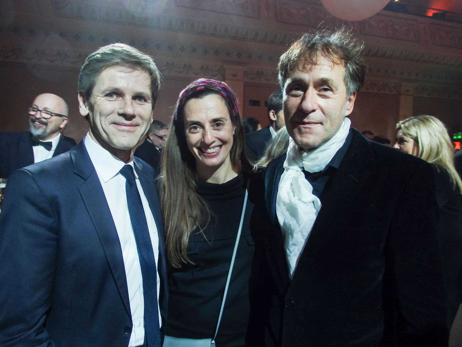 Kunst- und Kulturminister Josef Ostermayer (l.) beim Europ&auml;ischen Filmpreis in Riga am 13. Dezember 2014. Im Bild mit Produzentin Gabriele Kranzlbinder und Regisseur Hubert Sauper.