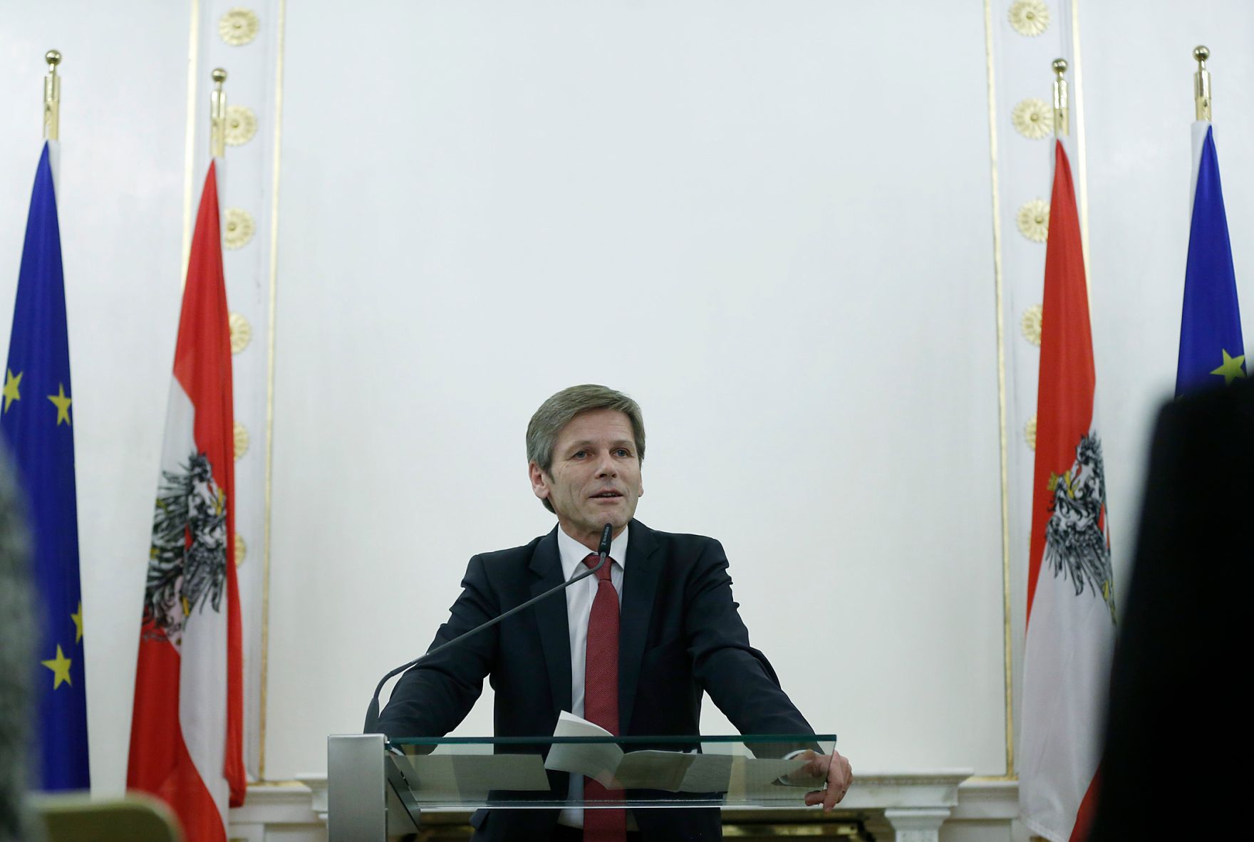 Am 16. Dezember 2014 &uuml;berreichte Kunst- und Kulturminister Josef Ostermayer das Goldene Ehrenzeichen f&uuml;r Verdienste um die Republik &Ouml;sterreich an Otto Retzer.