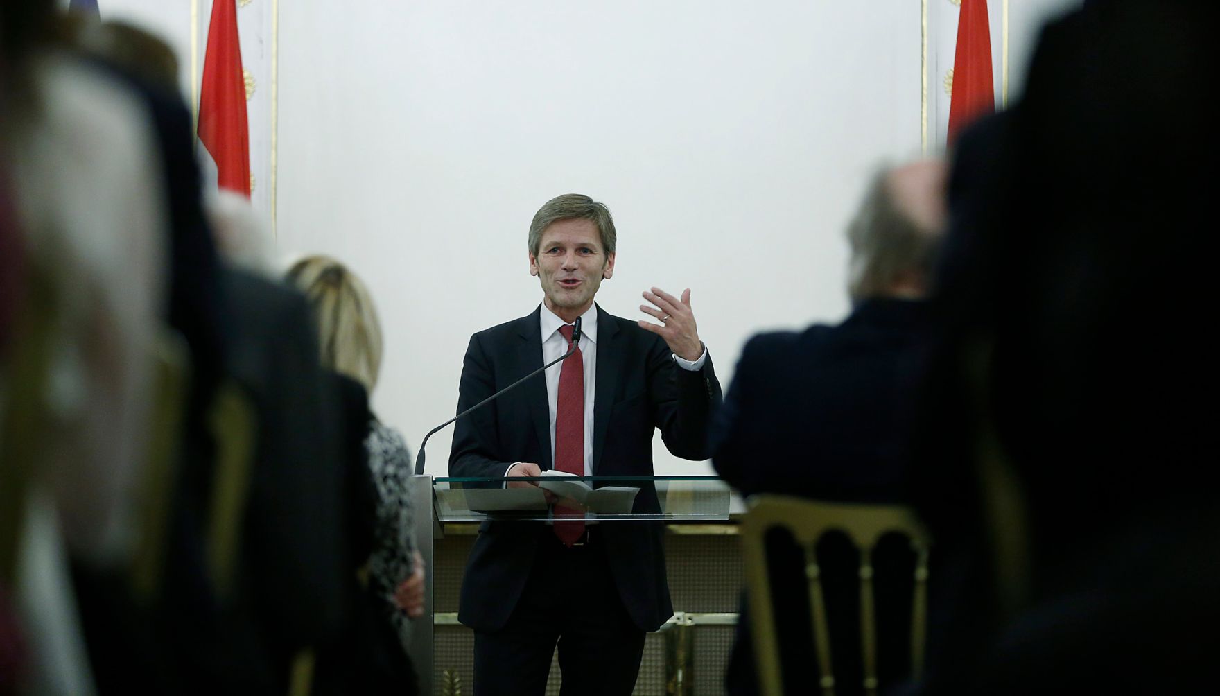 Am 16. Dezember 2014 &uuml;berreichte Kunst- und Kulturminister Josef Ostermayer das Goldene Ehrenzeichen f&uuml;r Verdienste um die Republik &Ouml;sterreich an Otto Retzer.