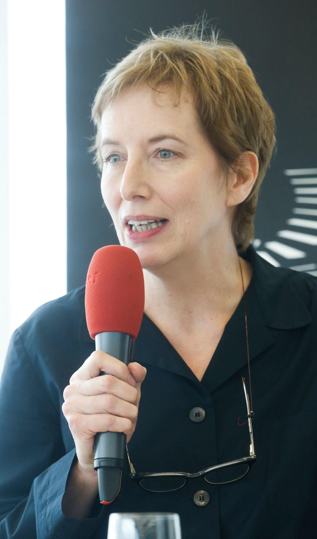 Am 18. Dezember 2014 sprach Kunst- und Kulturminister Josef Ostermayer bei der Nominierungspressekonferenz des &Ouml;sterreichischen Filmpreises. Im Bild Gesch&auml;ftsf&uuml;hrerin, Marlene Ropac.