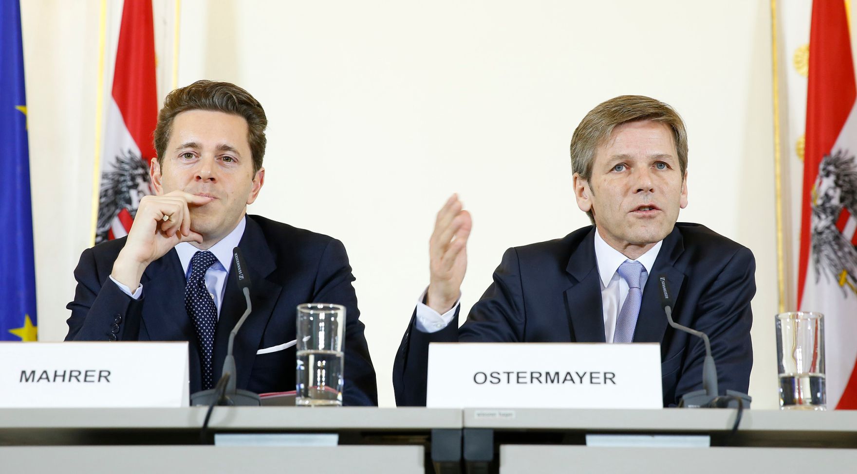 Am 22. Dezember 2014 hielt Kunst- und Kulturminister Josef Ostermayer (r.) gemeinsam mit Staatssekret&auml;r Harald Mahrer (l.), Schauspieler Harald Krassnitzer und Harald Katzmair von FAS.research eine Pressekonferenz zum Thema &quot;Der neue Wiener Kongress&quot;.