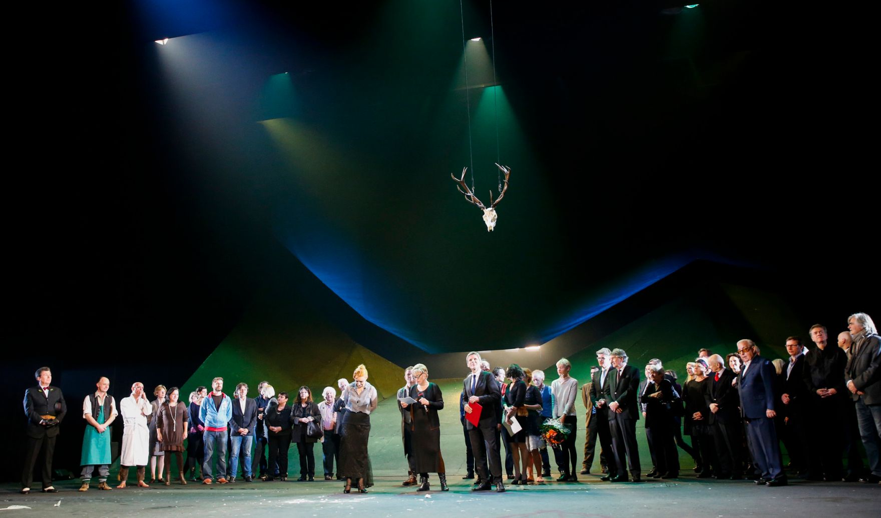 Am 16. J&auml;nner 2015 &uuml;berreichte Kunst- und Kulturminister Josef Ostermayer die Urkunde, mit der Burgschauspielerin Regina Fritsch der Berufstitel Kammerschauspielerin verliehen wurde.