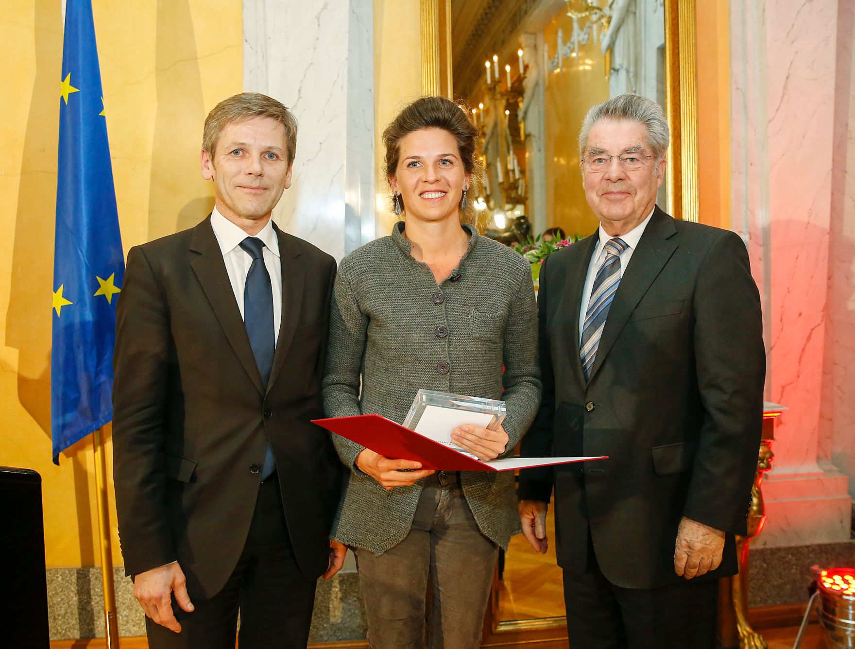 Am 20. J&auml;nner 2015 fand die &Uuml;berreichung des &Ouml;sterreichischen Kunstpreises 2014 mit Kunst -und Kulturminister Josef Ostermayer und Bundespr&auml;sident Heinz Fischer in der Pr&auml;sidentschaftskanzlei statt.